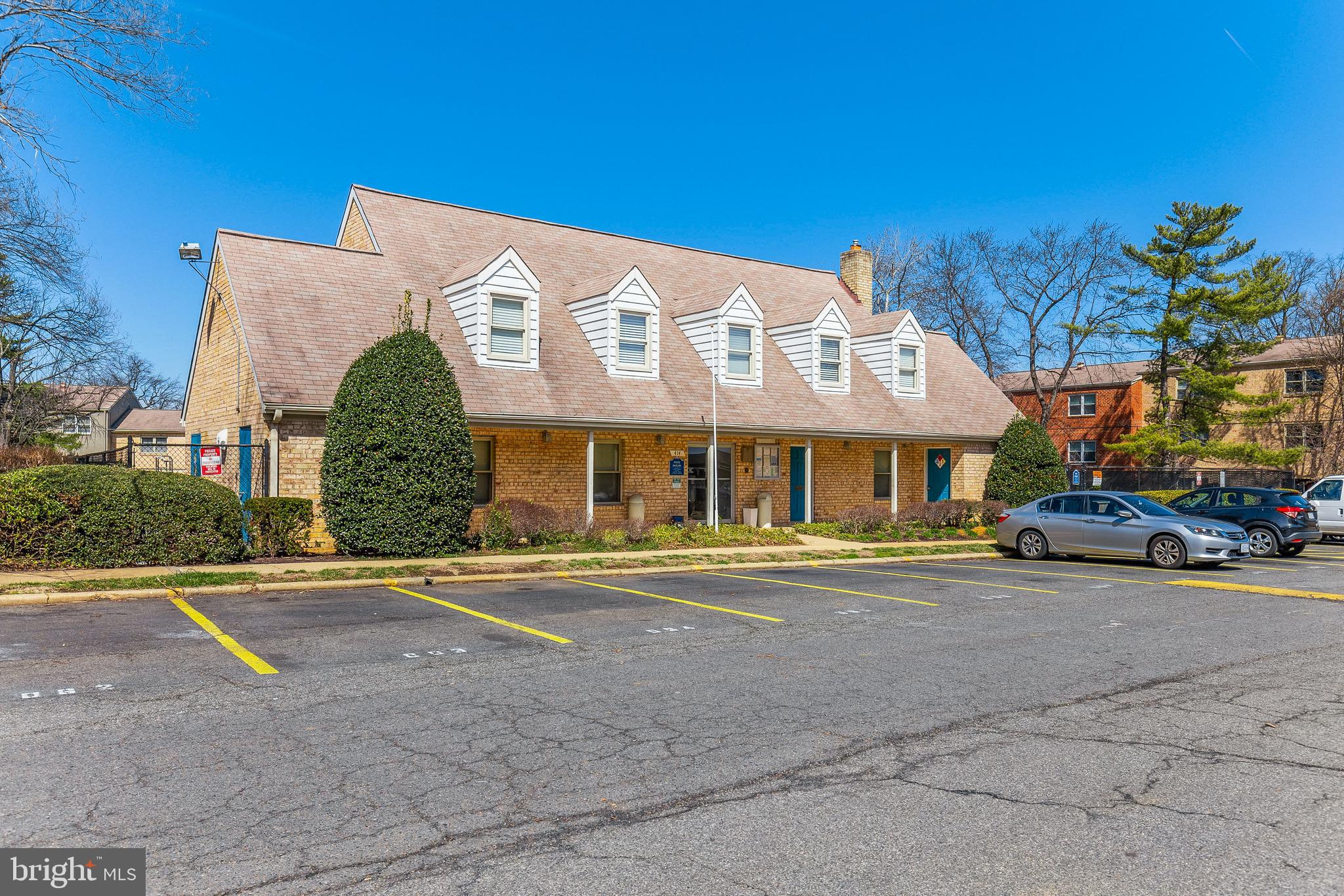 MAYFLOWER SQUARE - Residential