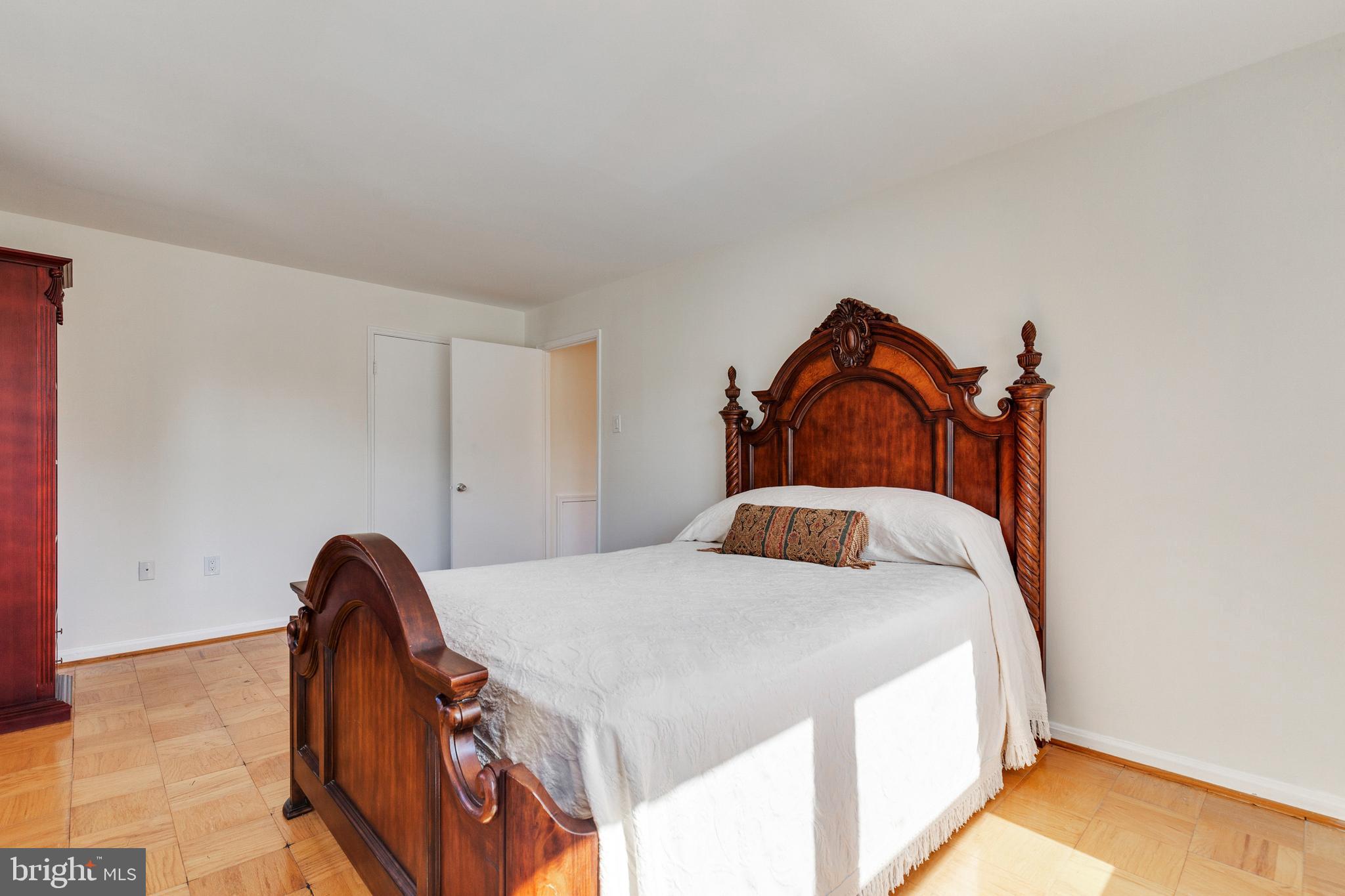 MAYFLOWER SQUARE - Residential