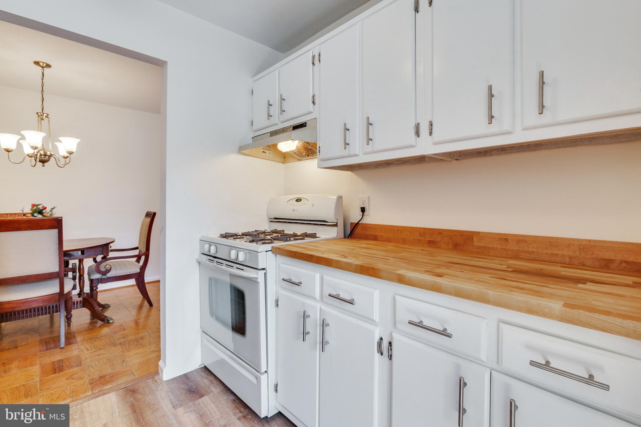 MAYFLOWER SQUARE - Residential