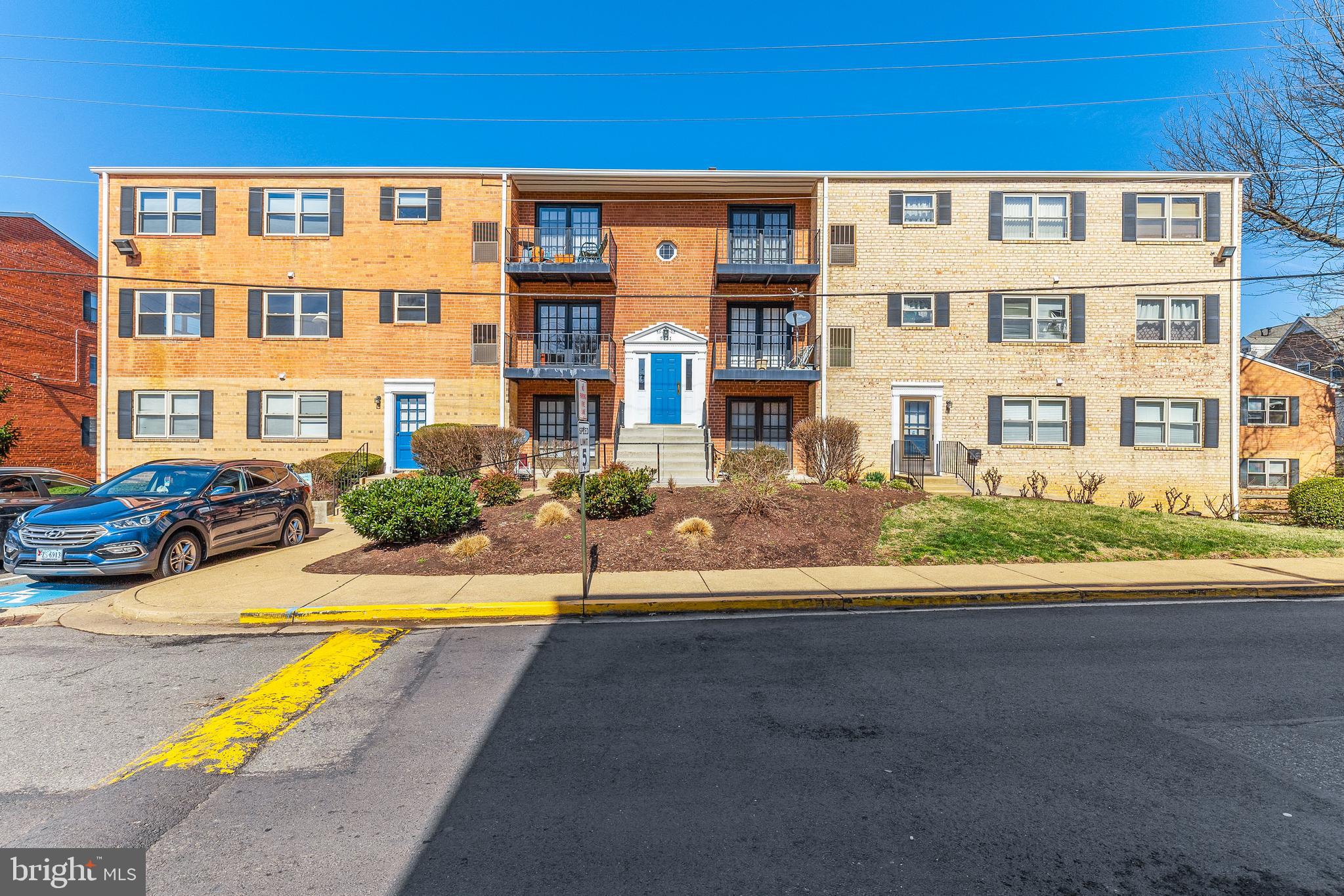 MAYFLOWER SQUARE - Residential