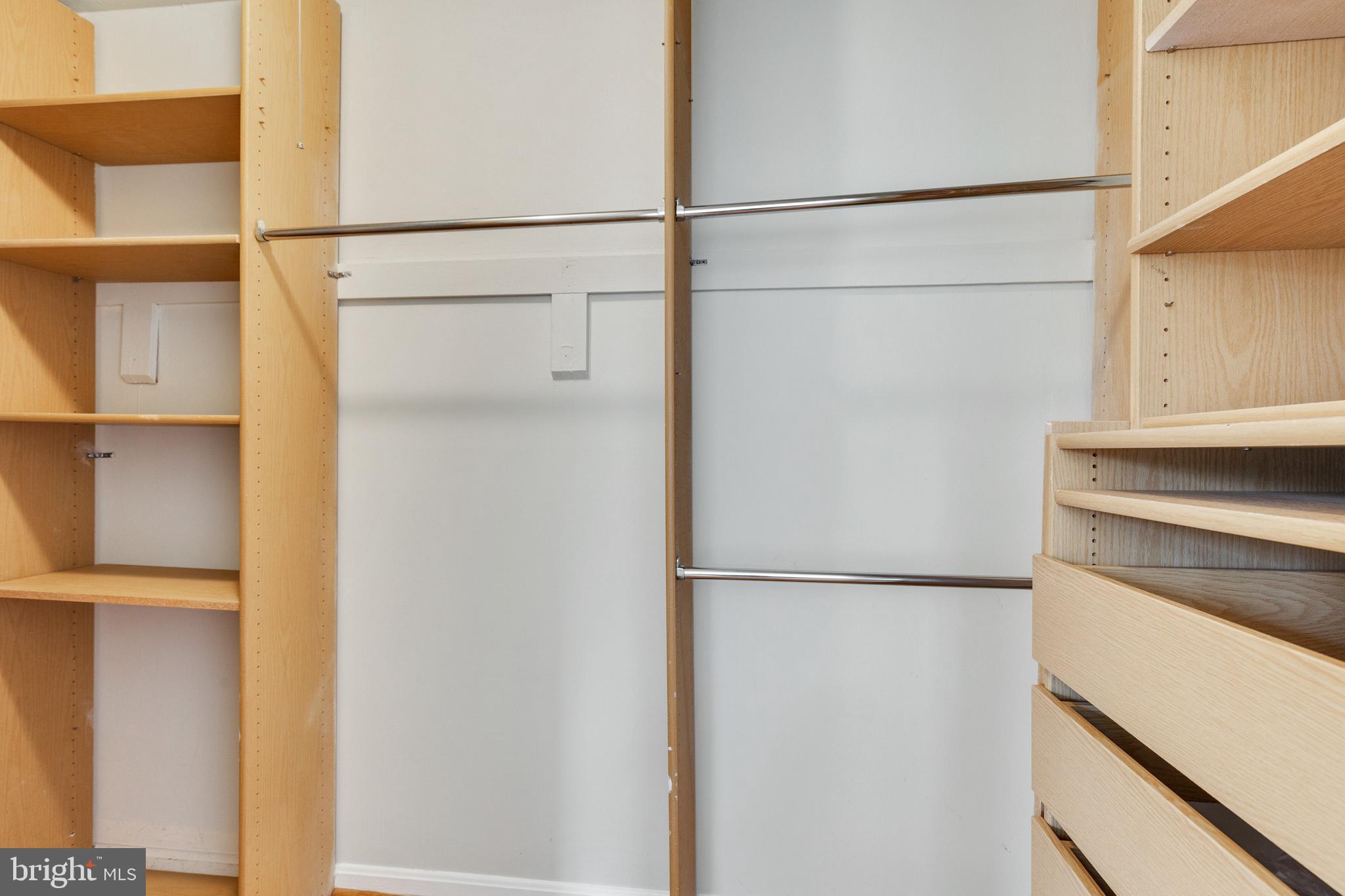 MAYFLOWER SQUARE - Residential