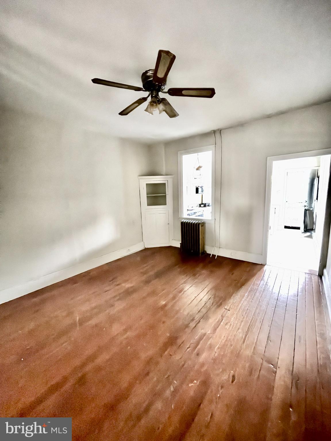 EAST FALLS - Residential Lease