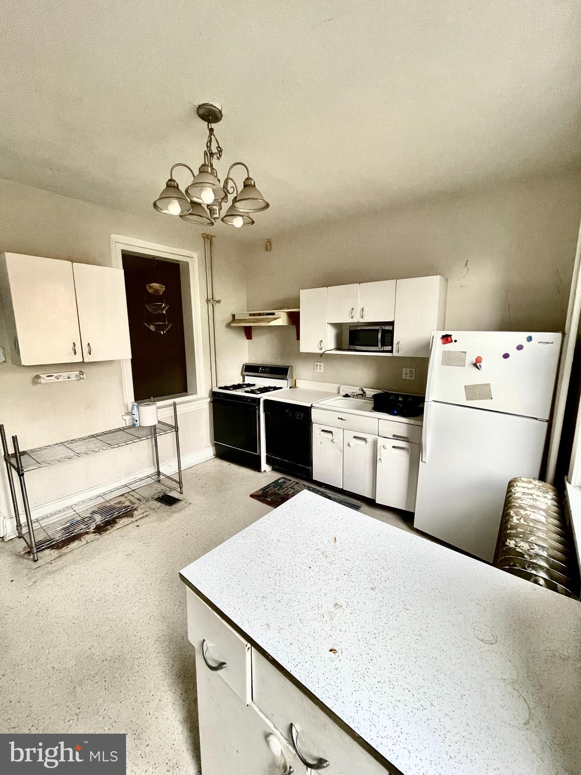 EAST FALLS - Residential Lease