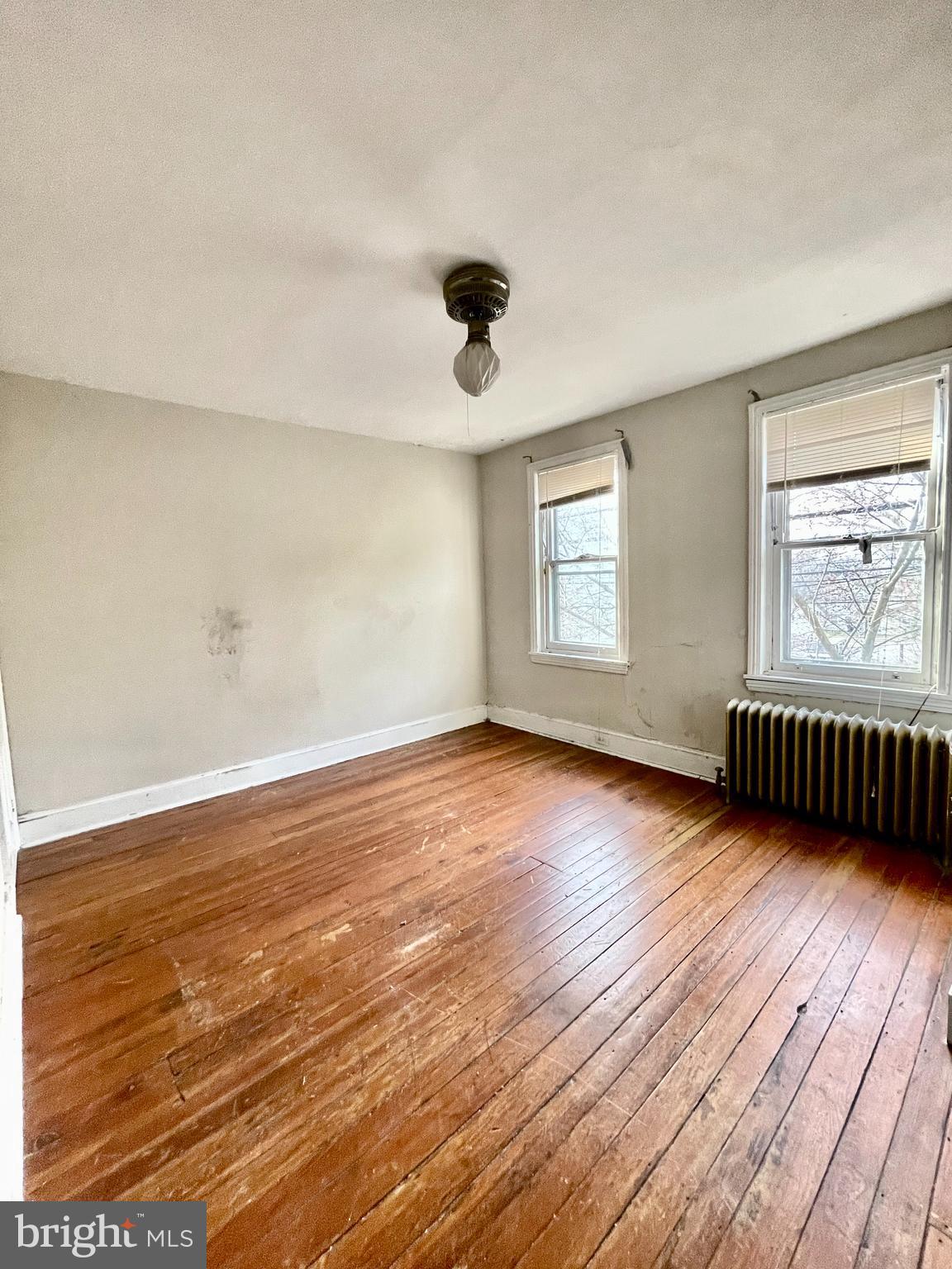 EAST FALLS - Residential Lease