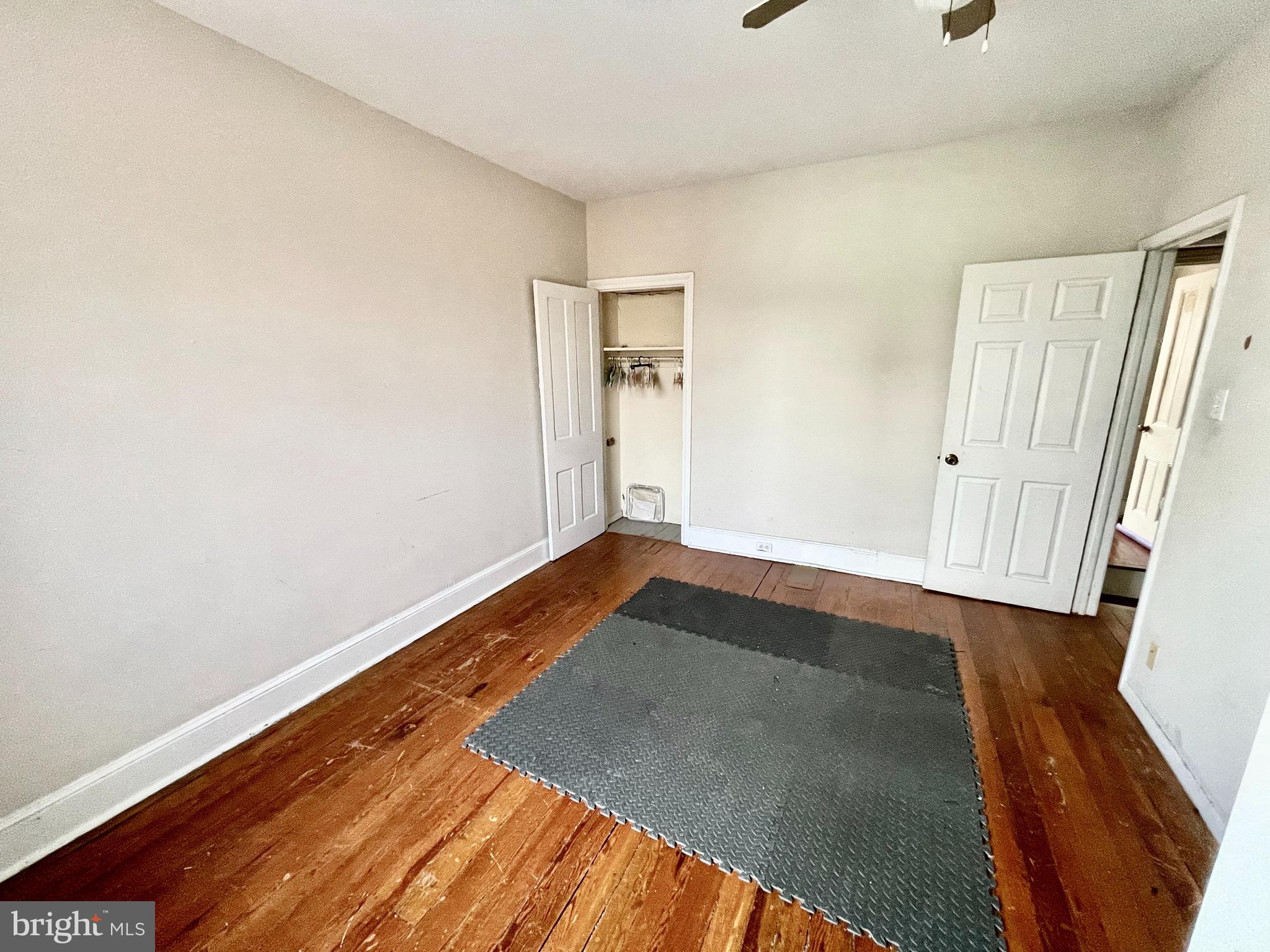 EAST FALLS - Residential Lease