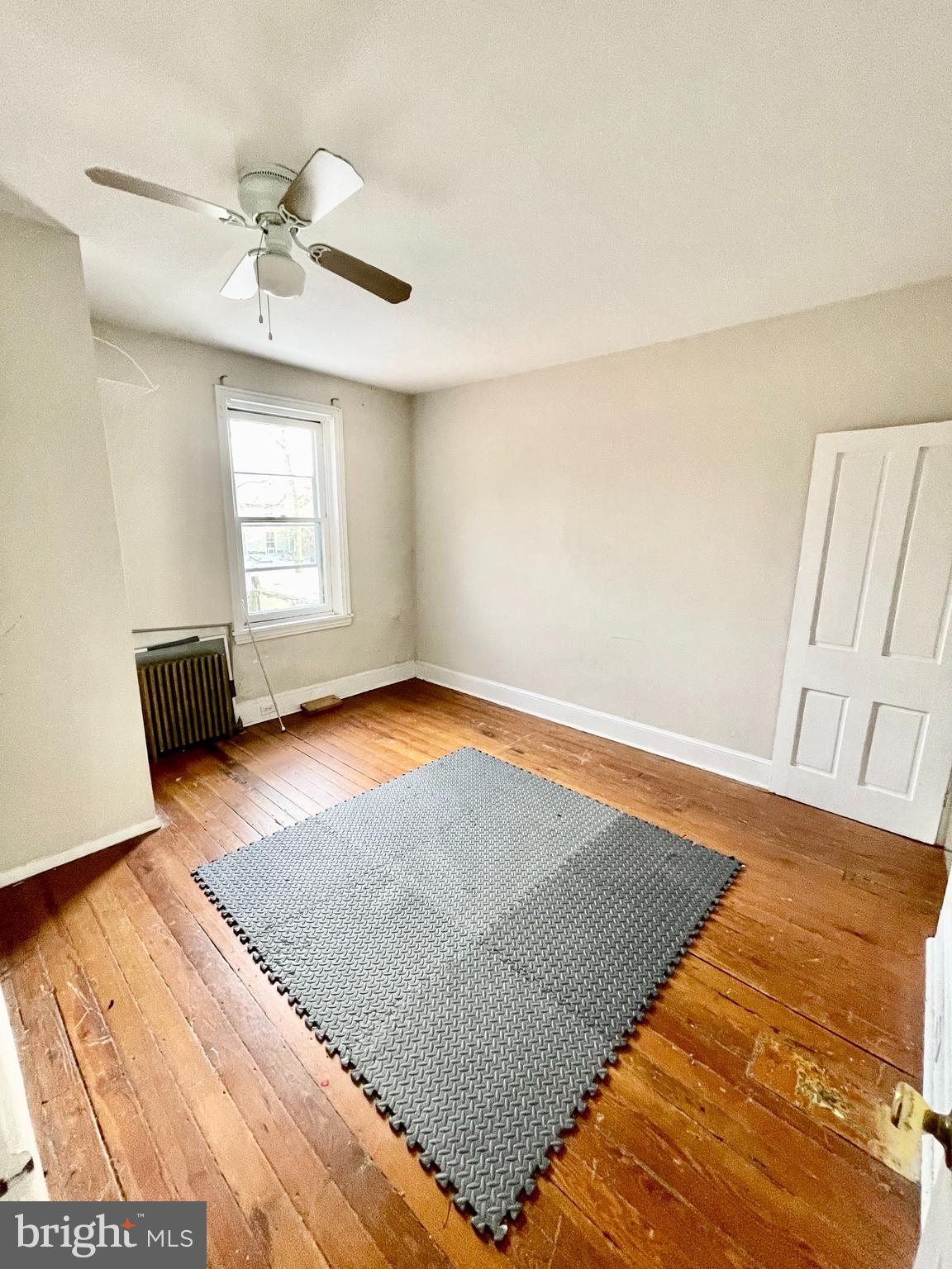 EAST FALLS - Residential Lease