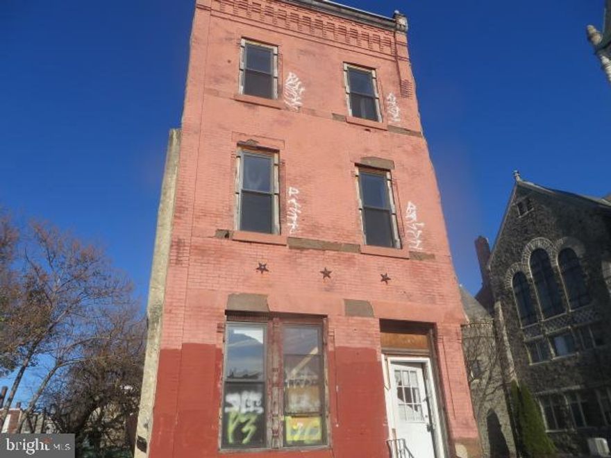 Large, 3 story, fully detached, single property located just off of 20th and Diamond St. Property is set up as a four unit building with a two bedroom apartment on the first floor. Two studio apartments on the 2nd floor and a two bedroom apartment on the 3rd floor. Tremendous income potential. Located close to Temple University and public transportation.