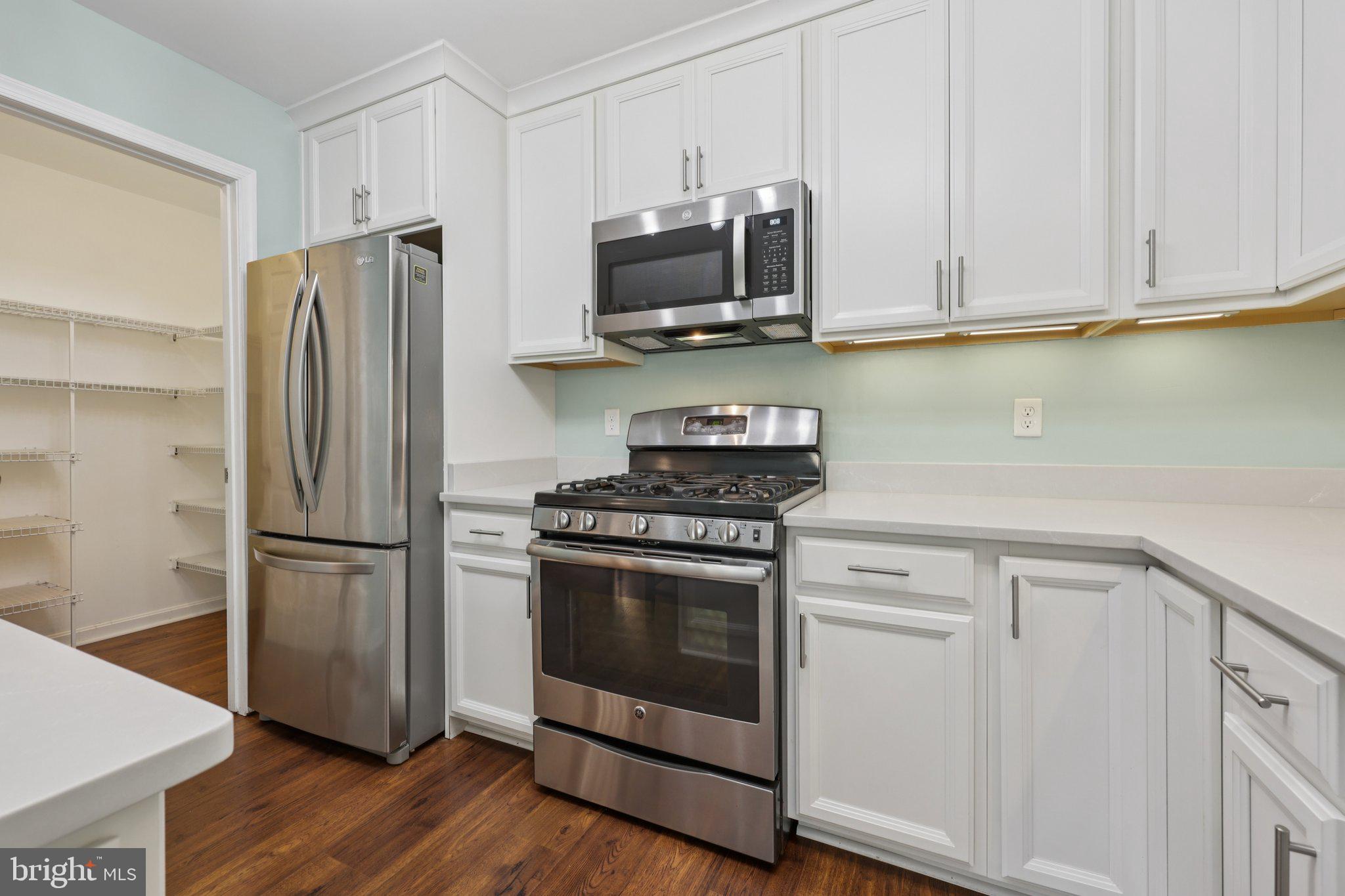 WOODGATE MANOR - Residential