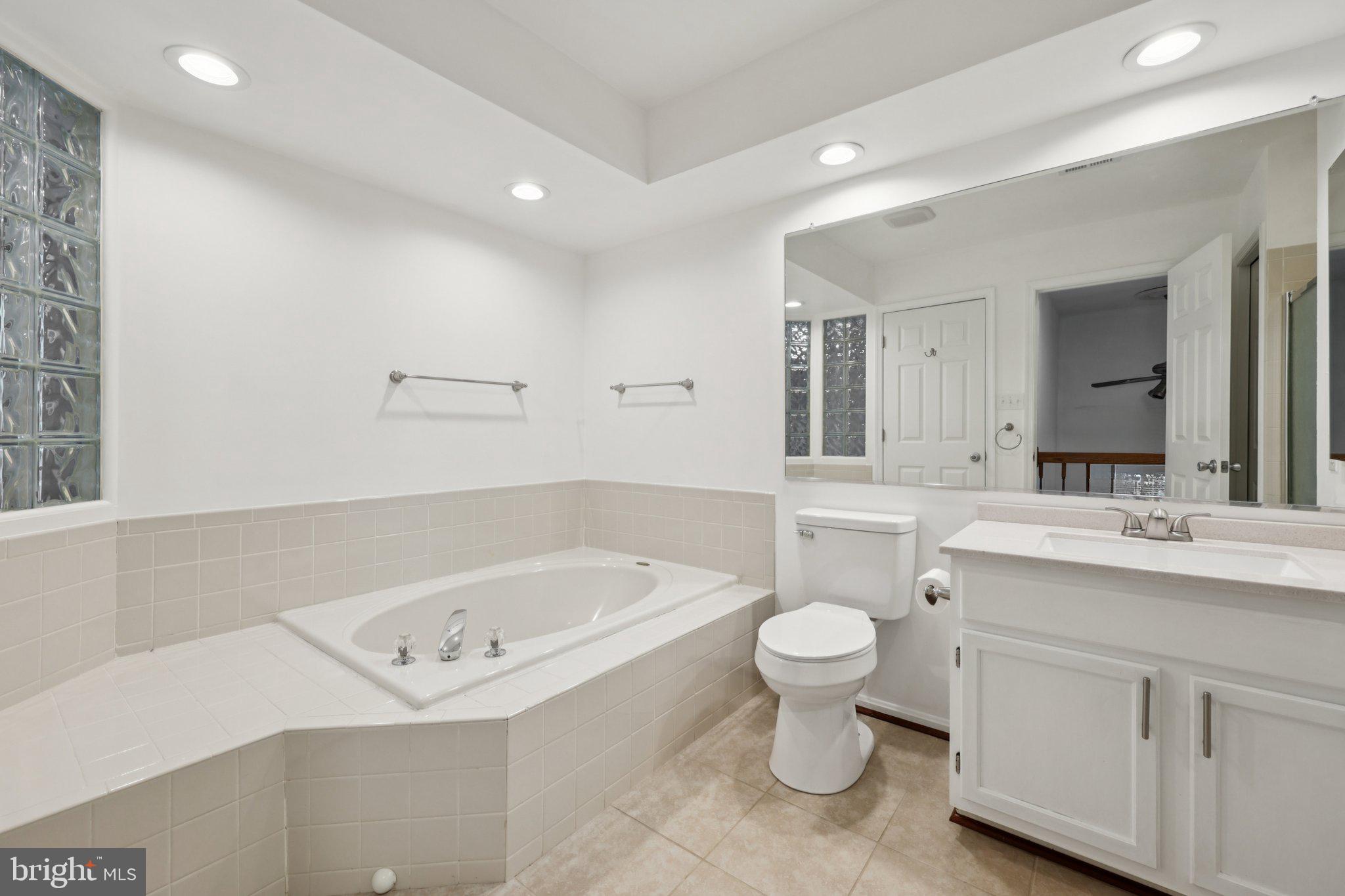 WOODGATE MANOR - Residential