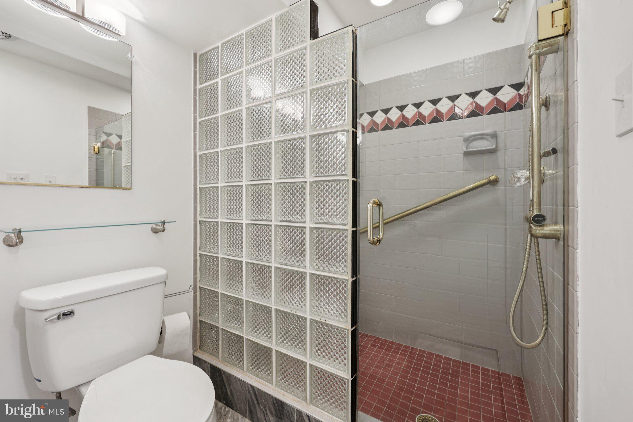 WOODGATE MANOR - Residential