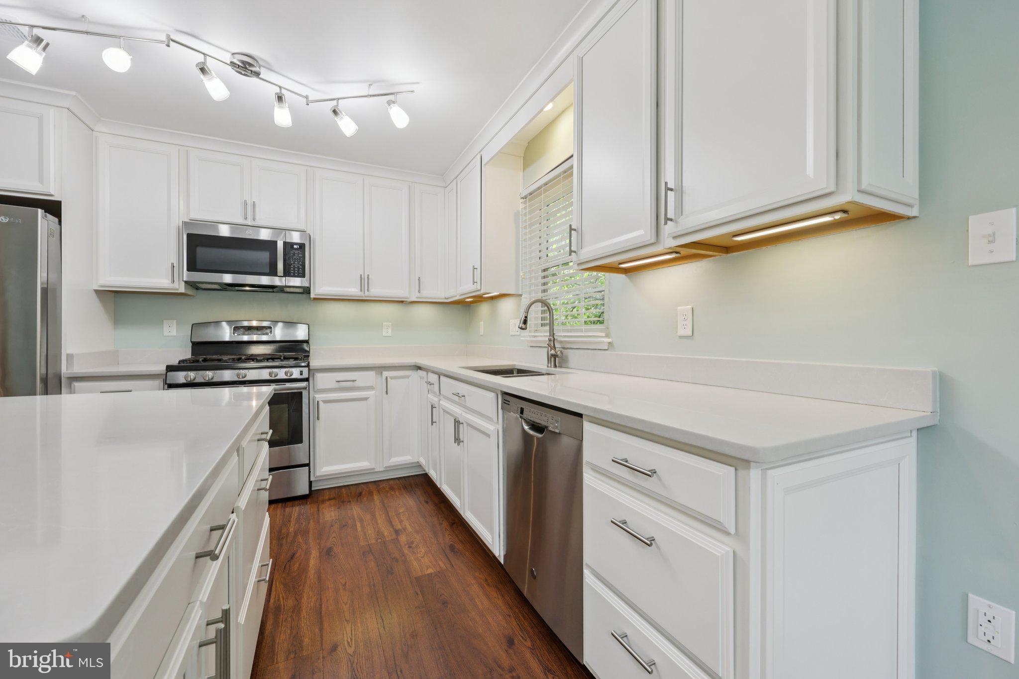 WOODGATE MANOR - Residential