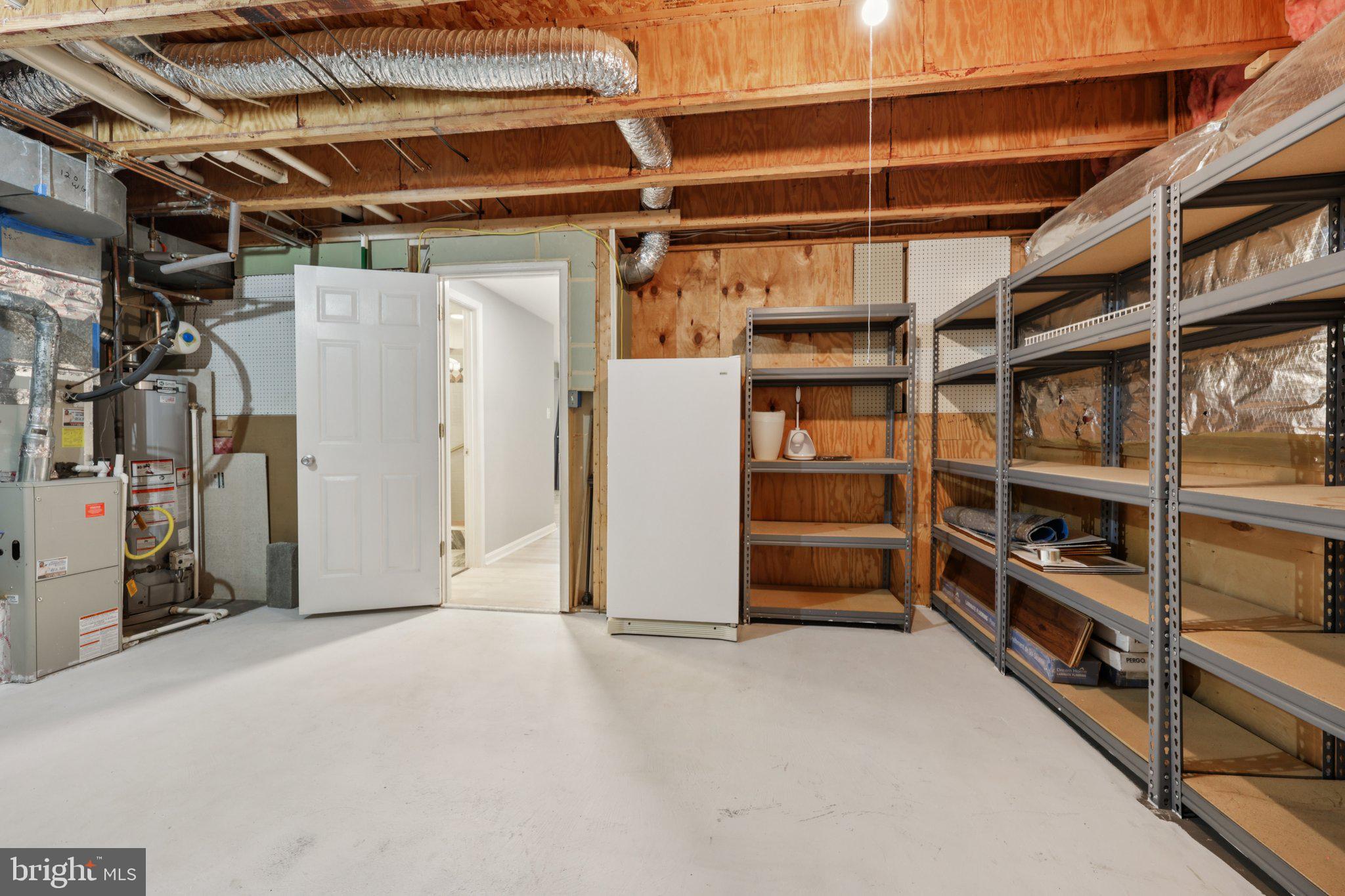 WOODGATE MANOR - Residential