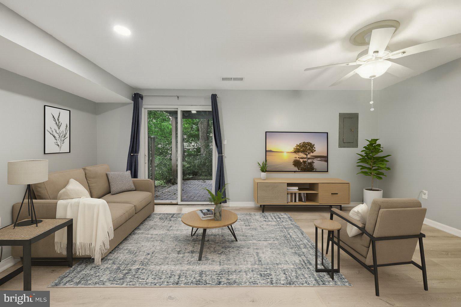 WOODGATE MANOR - Residential