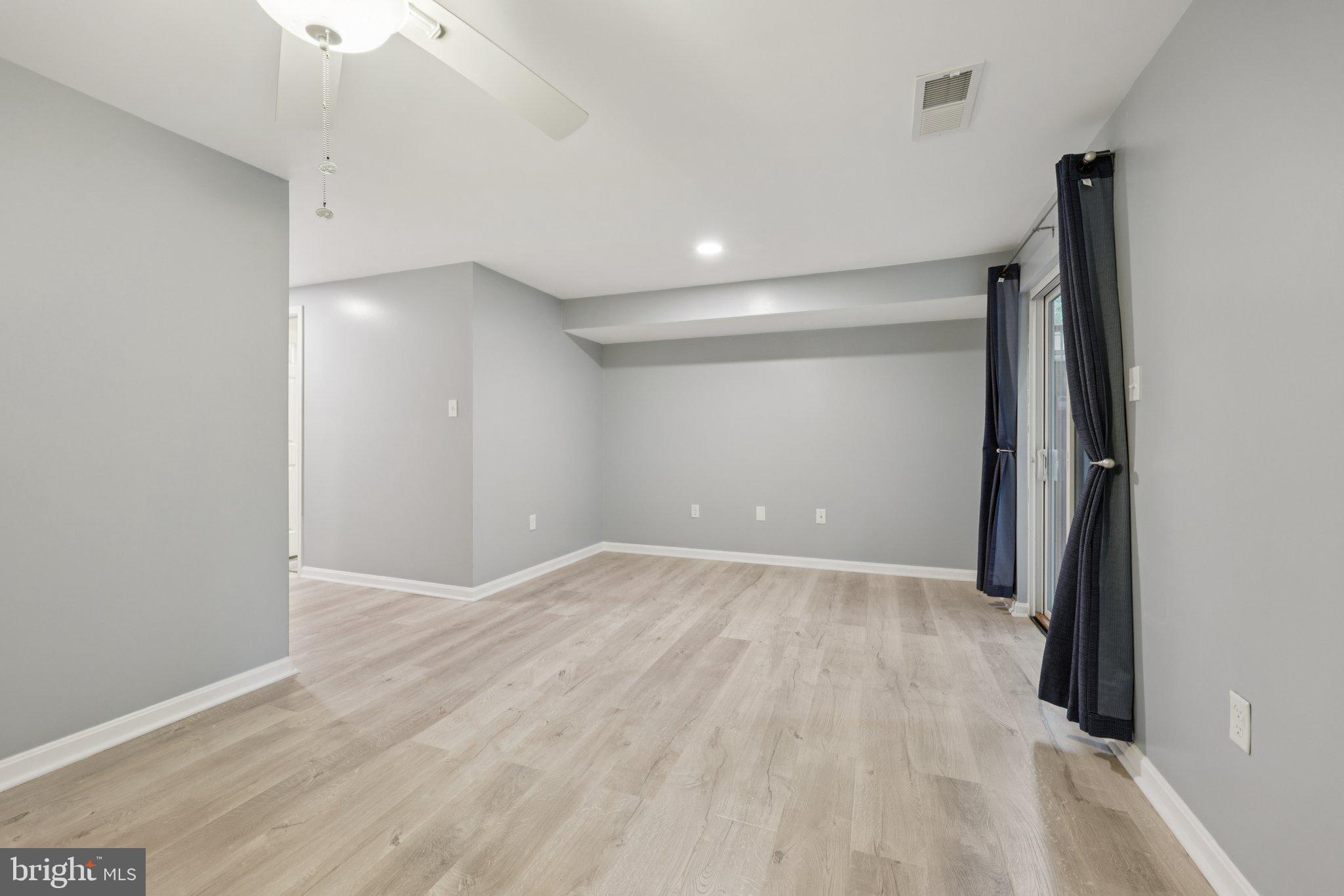 WOODGATE MANOR - Residential