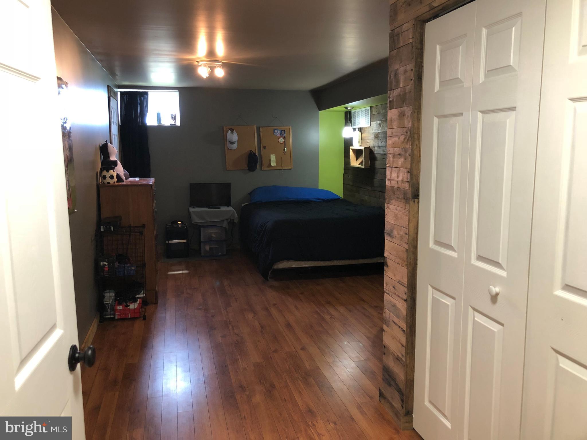 NEWBURG VILLAGE - Residential