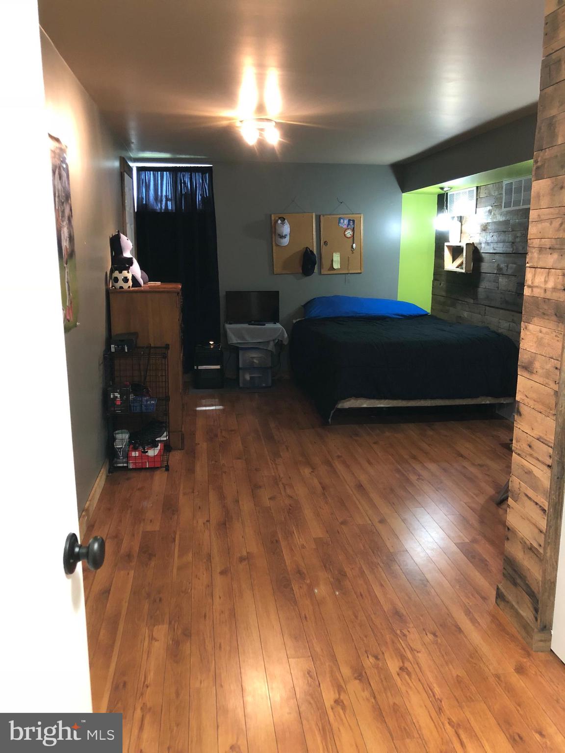 NEWBURG VILLAGE - Residential