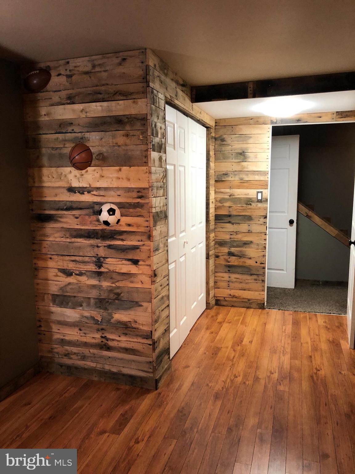 NEWBURG VILLAGE - Residential