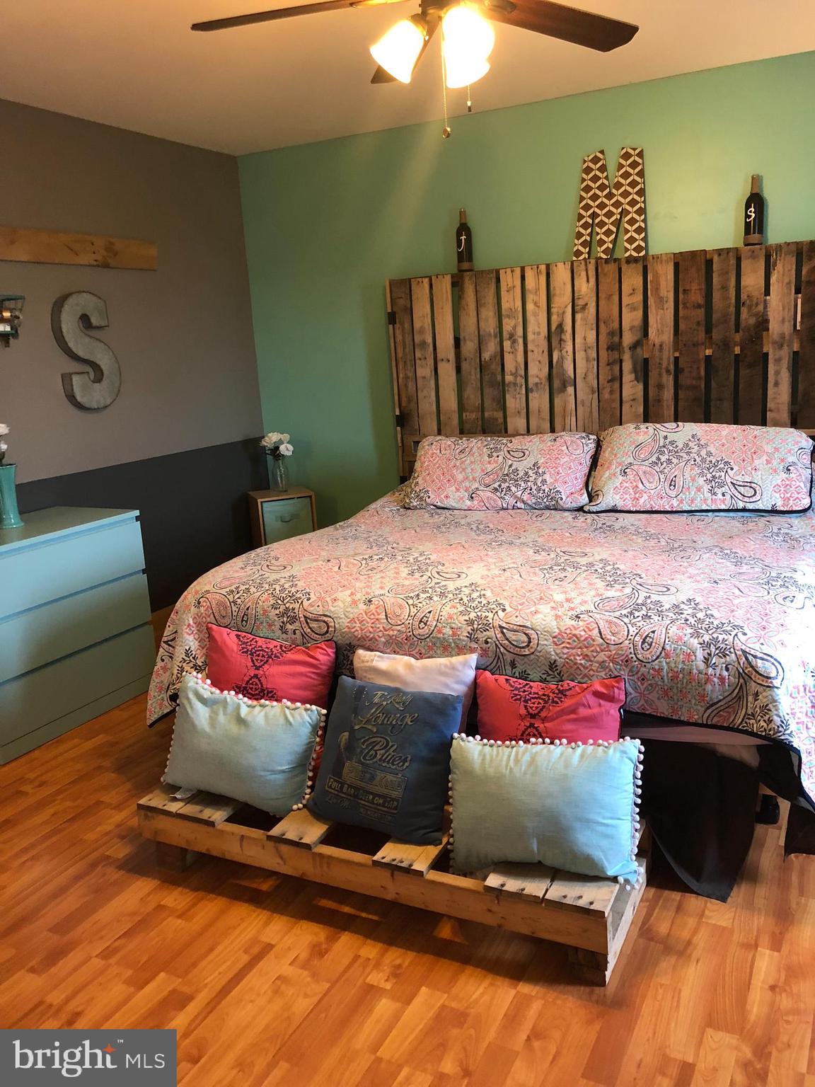 NEWBURG VILLAGE - Residential