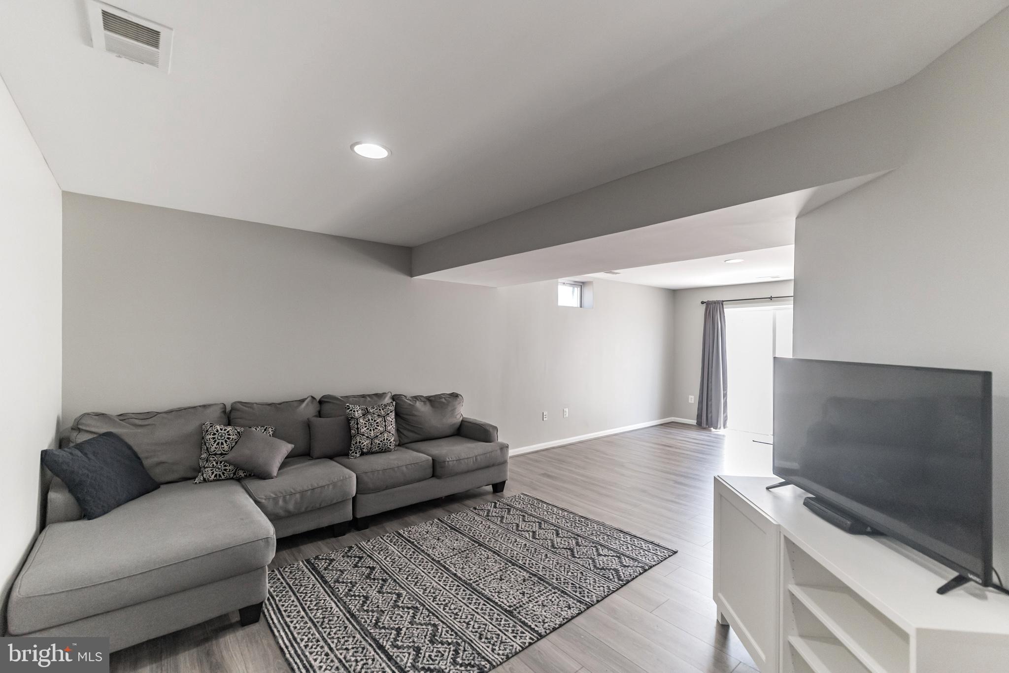 OXBOW ESTATES - Residential