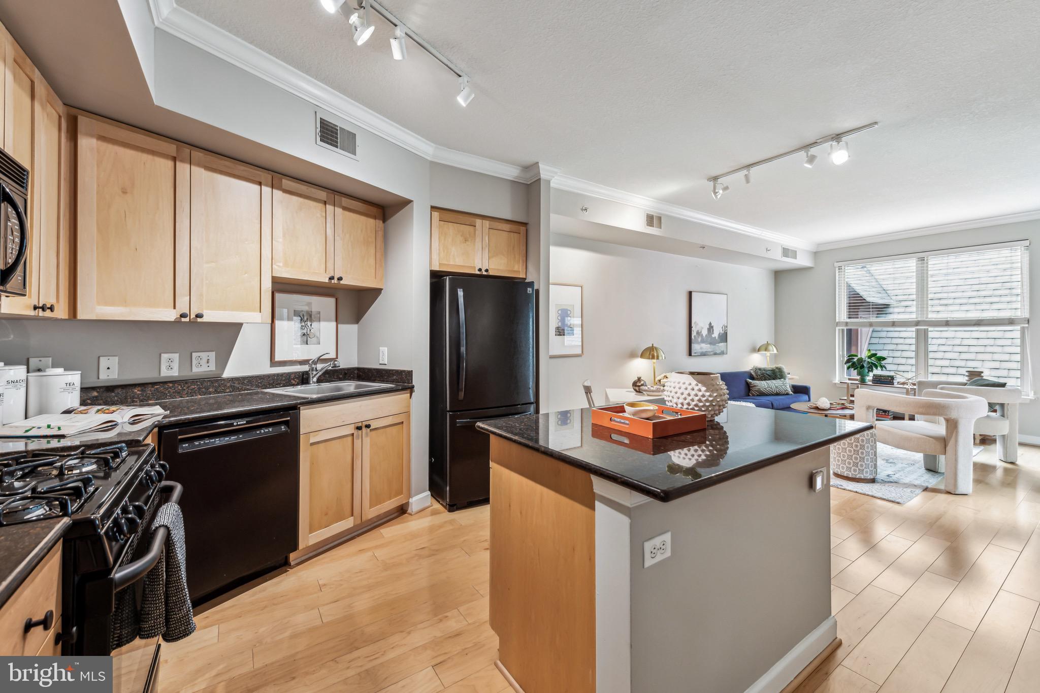 LOGAN CIRCLE - Residential