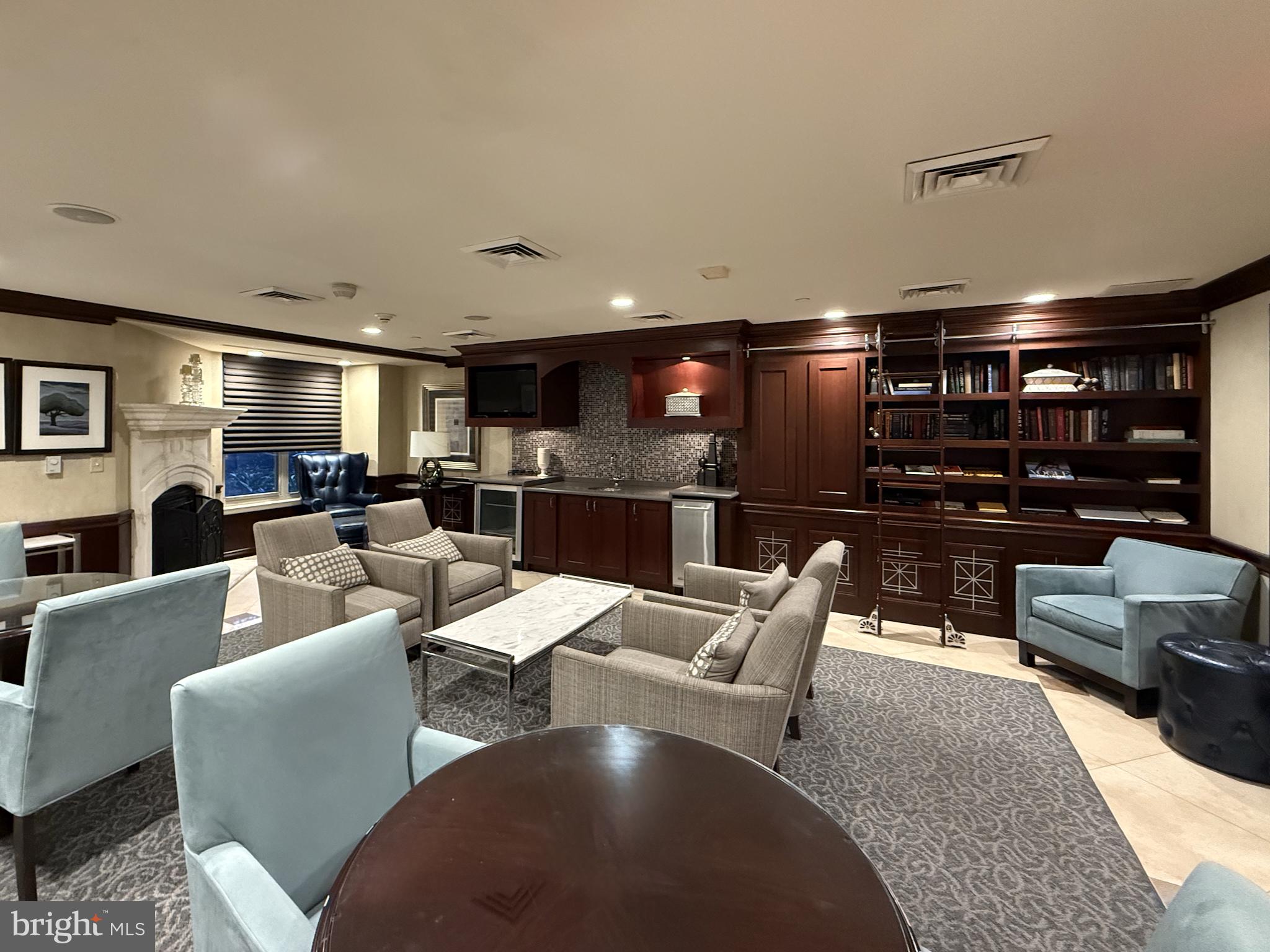 LOGAN CIRCLE - Residential