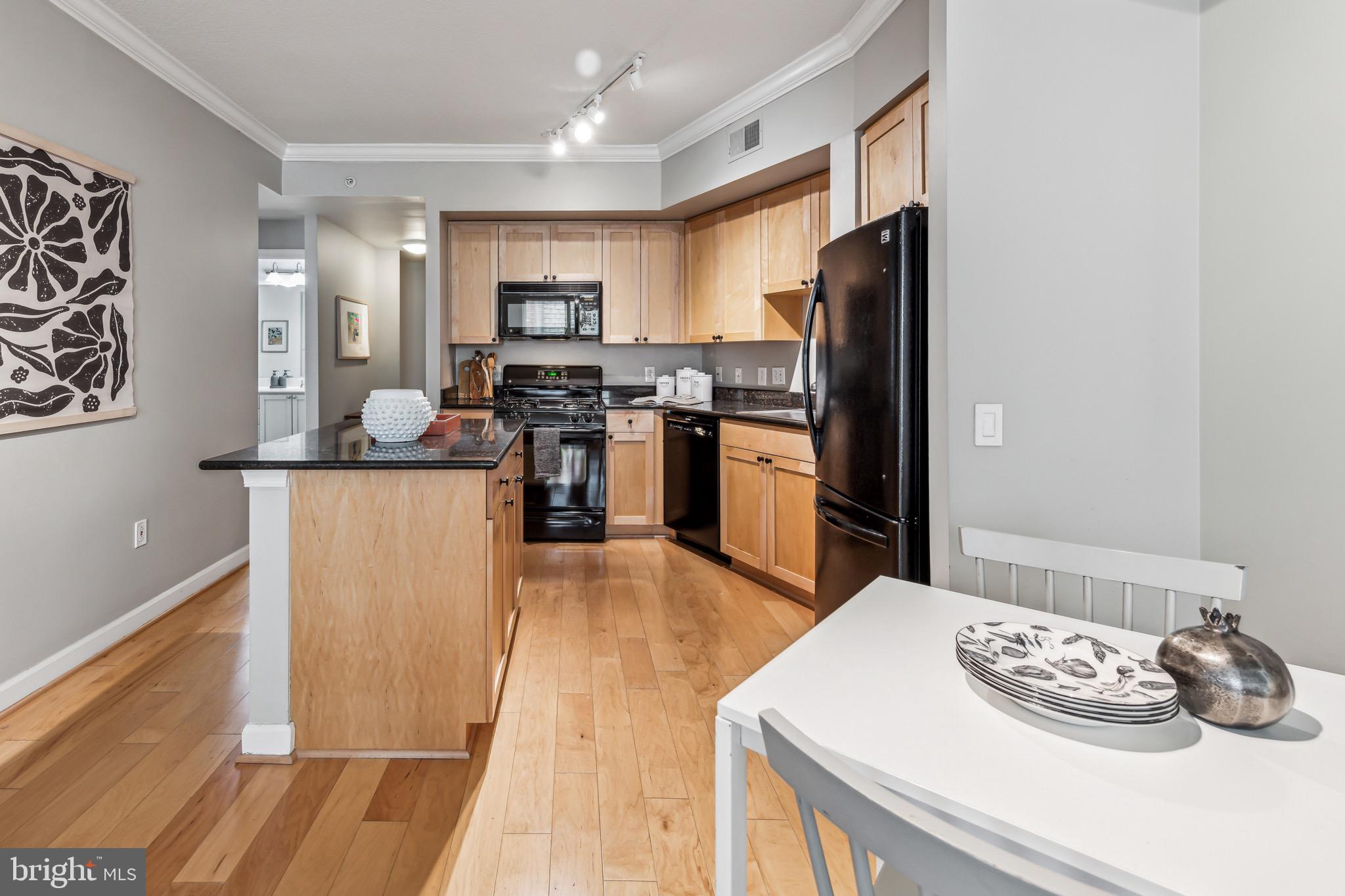 LOGAN CIRCLE - Residential