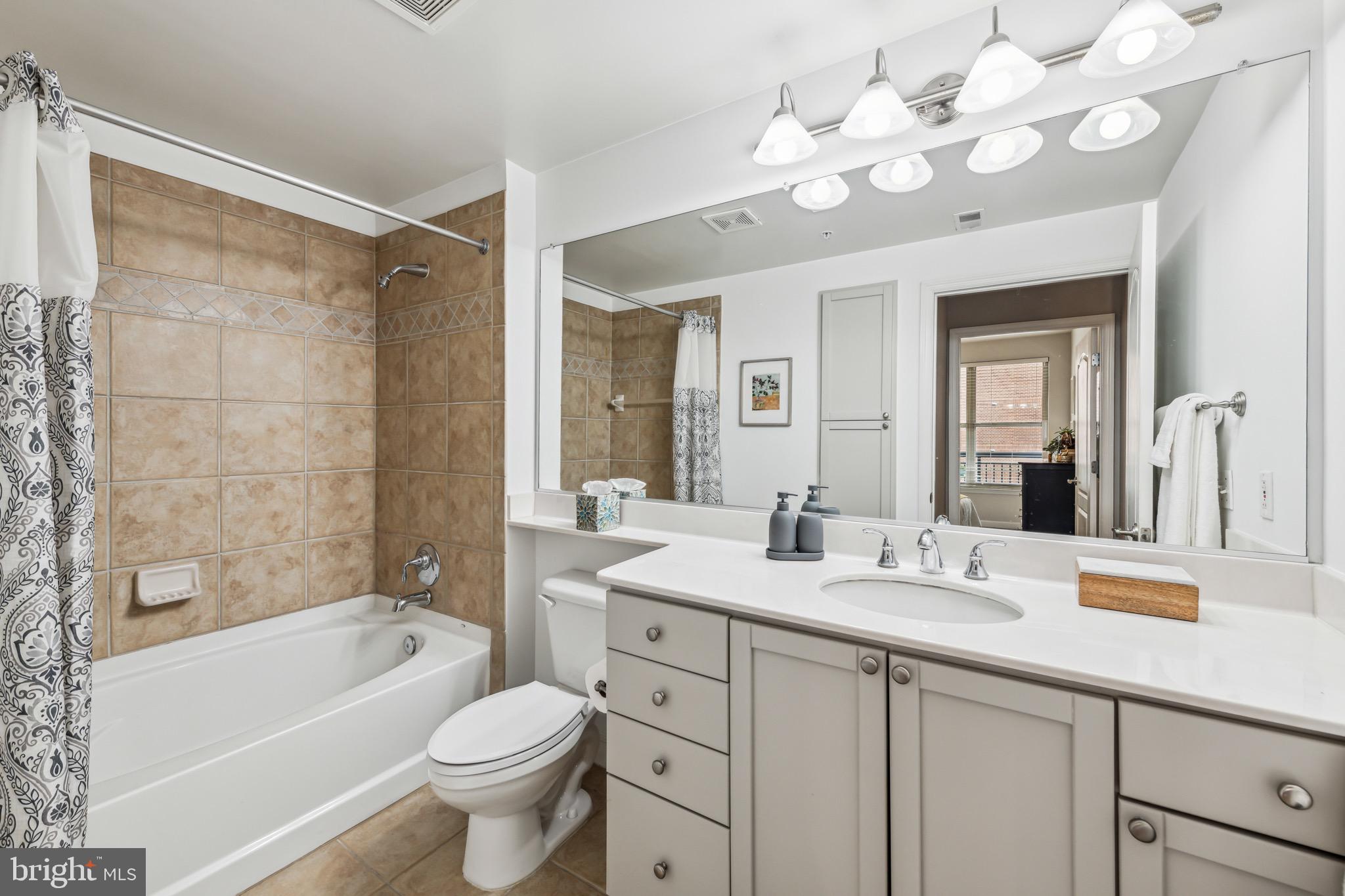 LOGAN CIRCLE - Residential