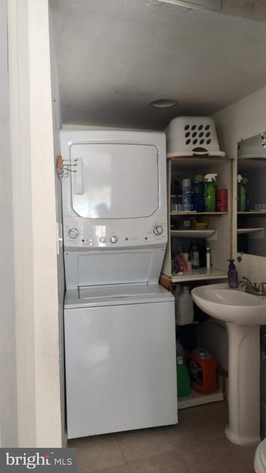 REFLECTION LAKE - Residential