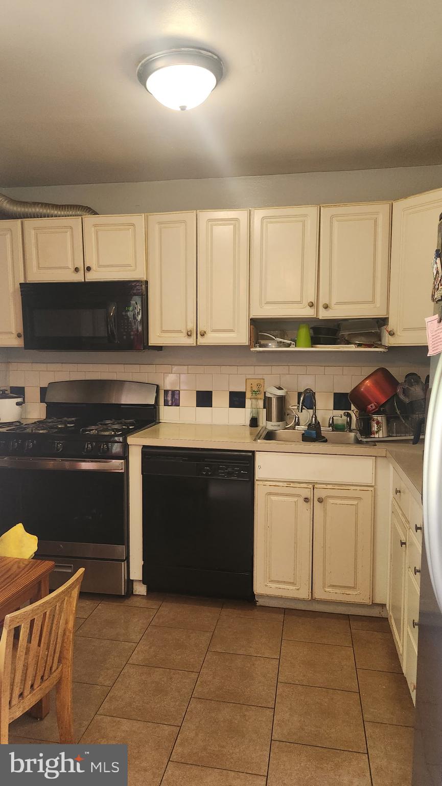 REFLECTION LAKE - Residential