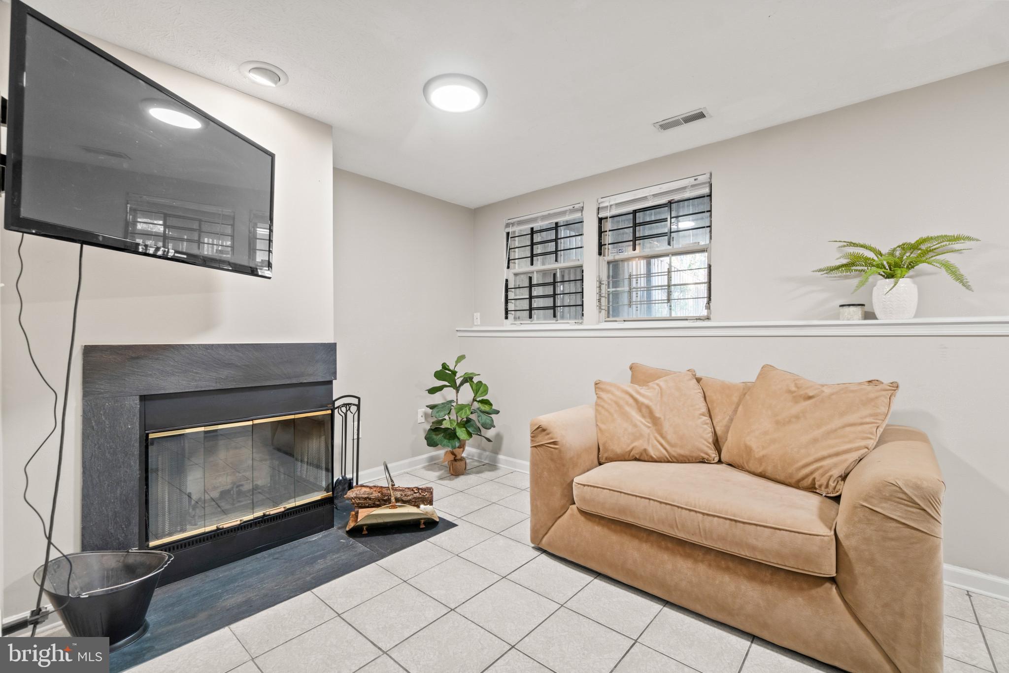 FOX CHASE - Residential