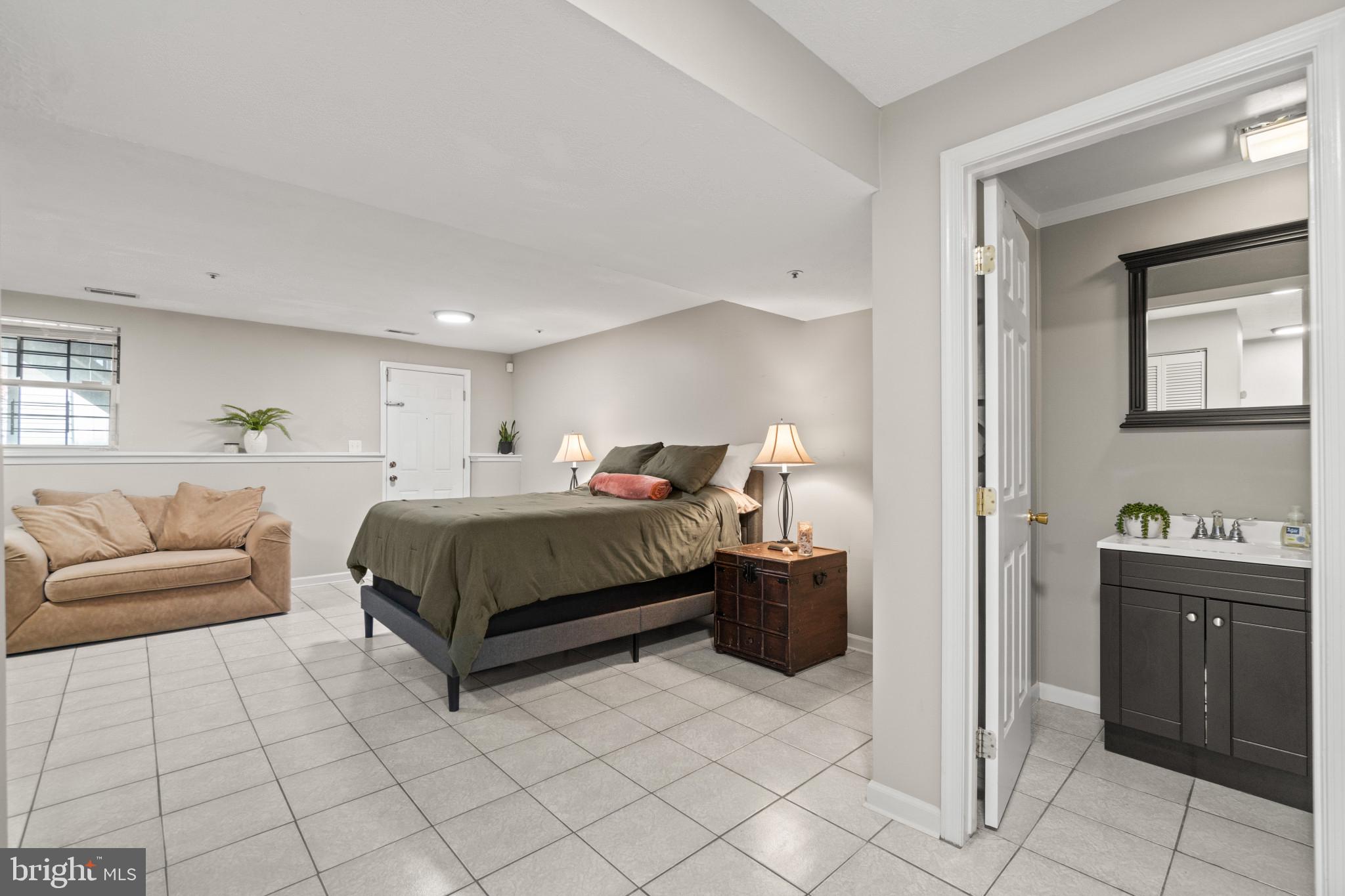 FOX CHASE - Residential