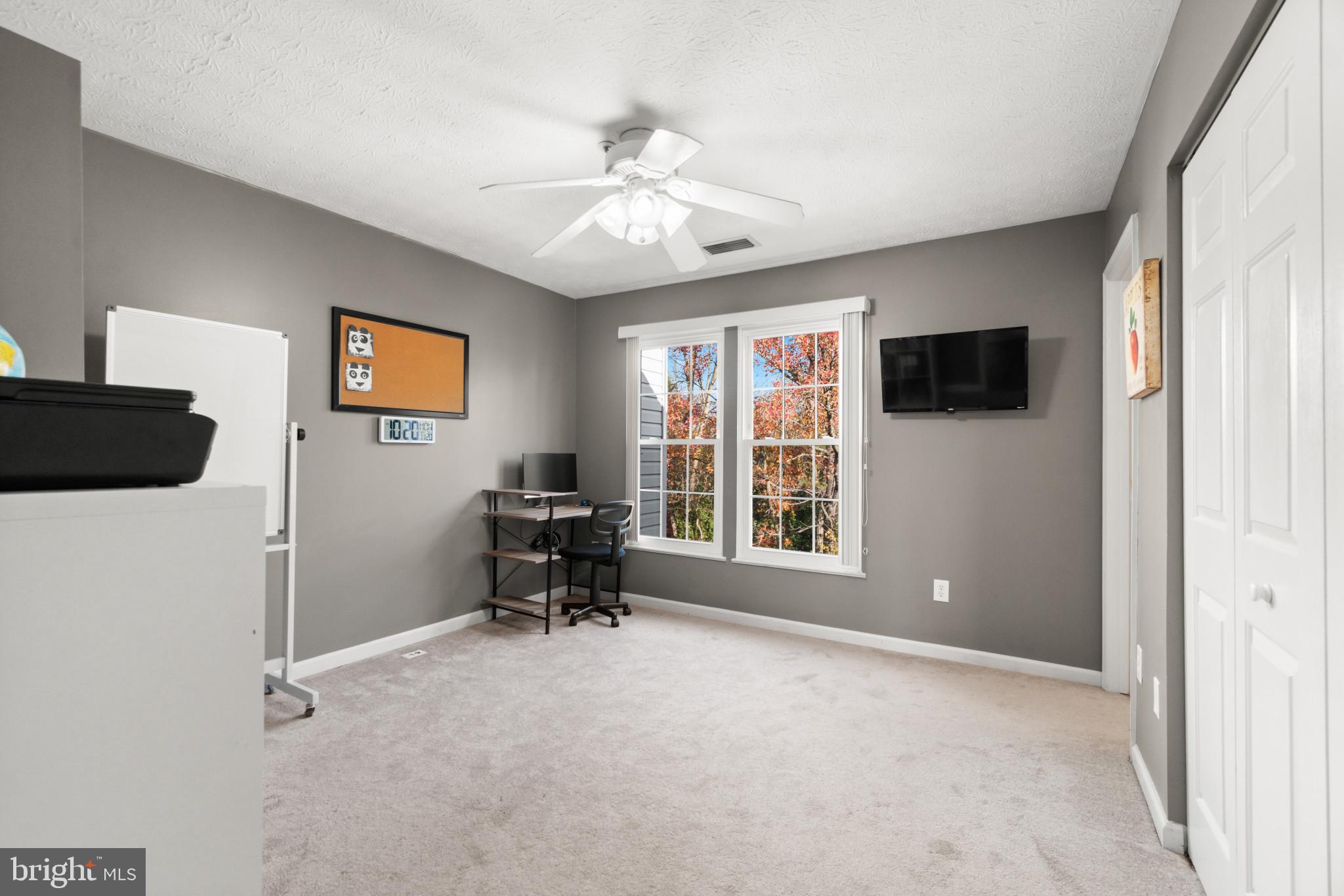 FOX CHASE - Residential