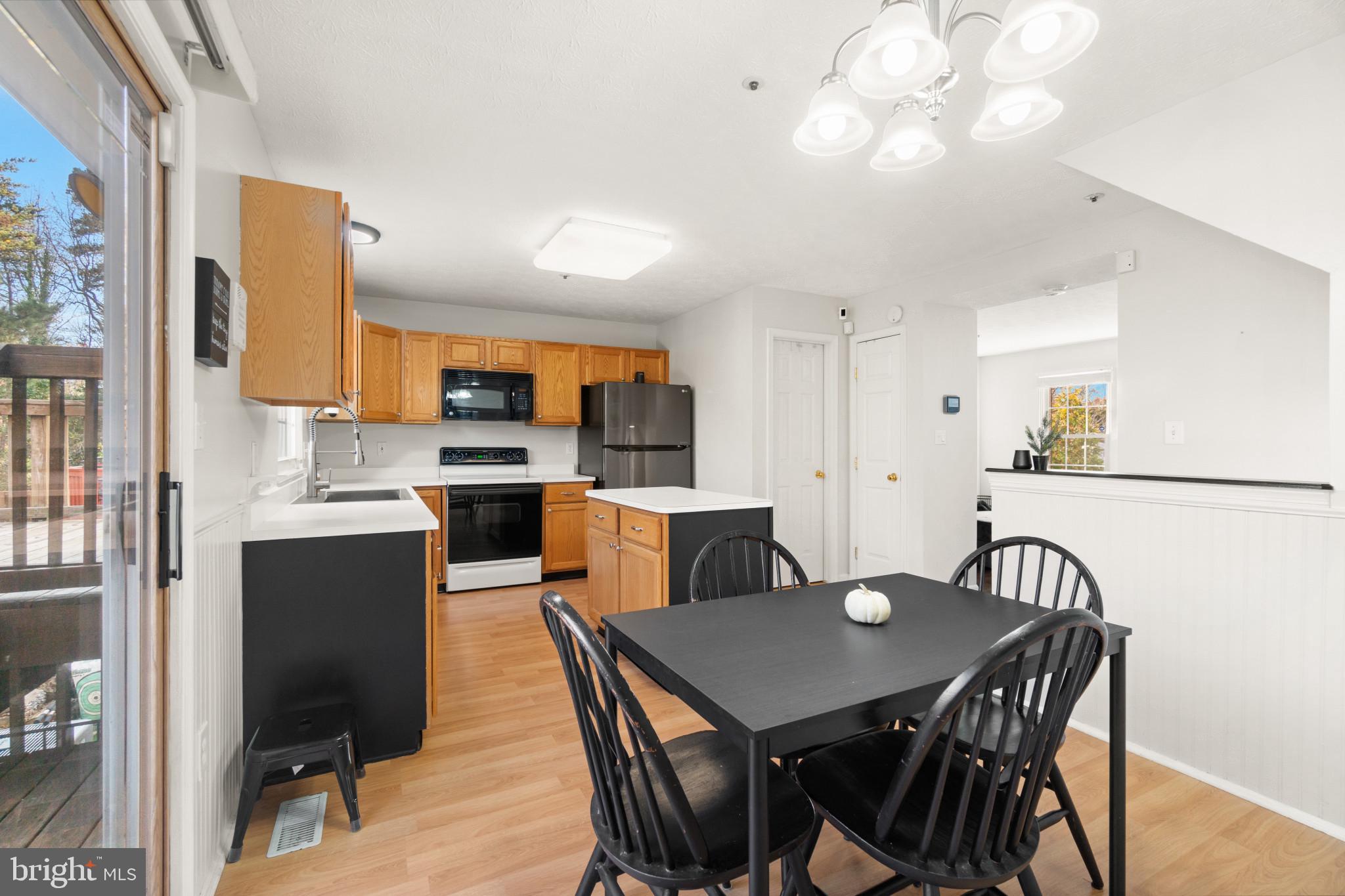 FOX CHASE - Residential