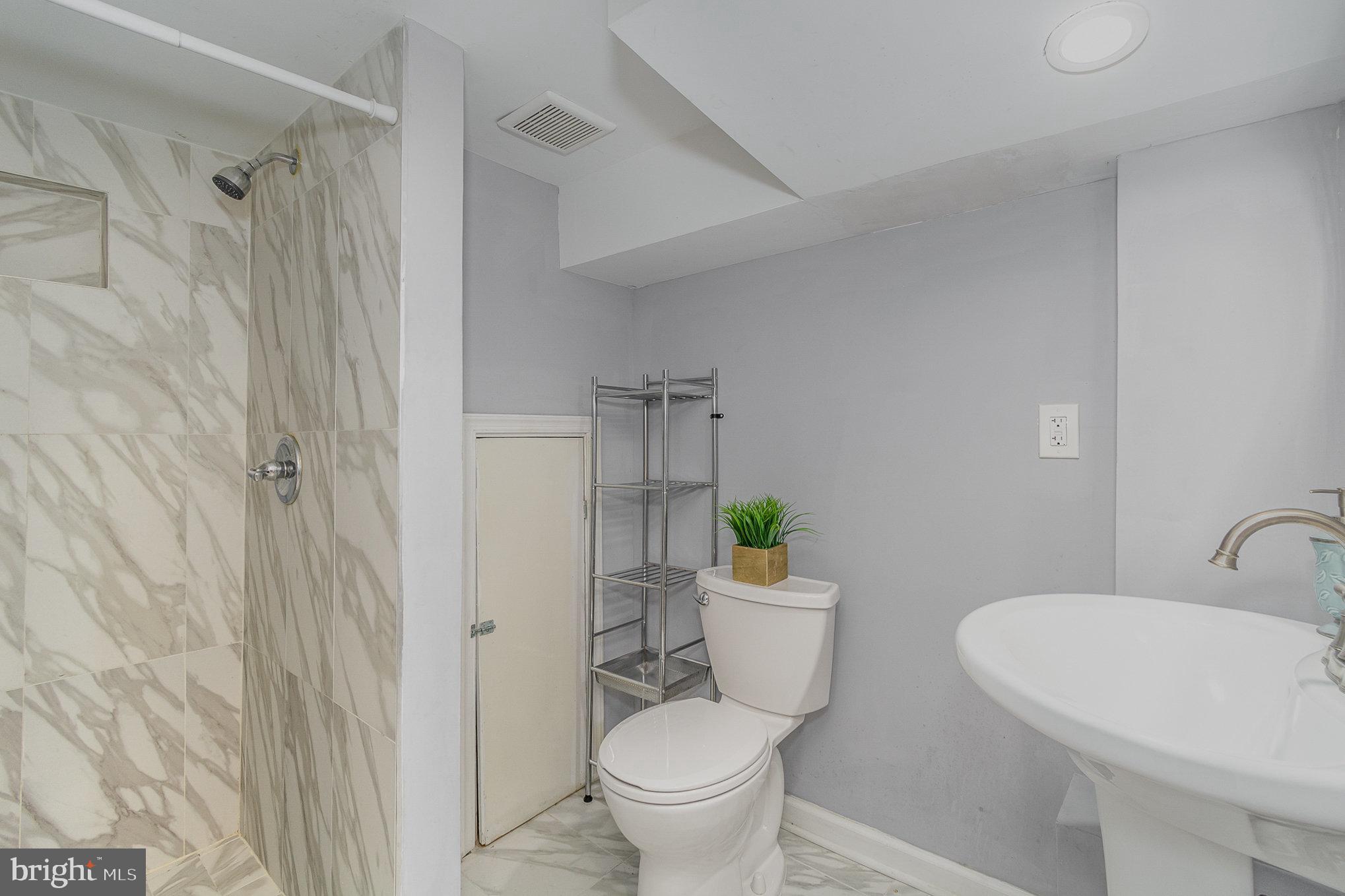 GREEKTOWN - Residential