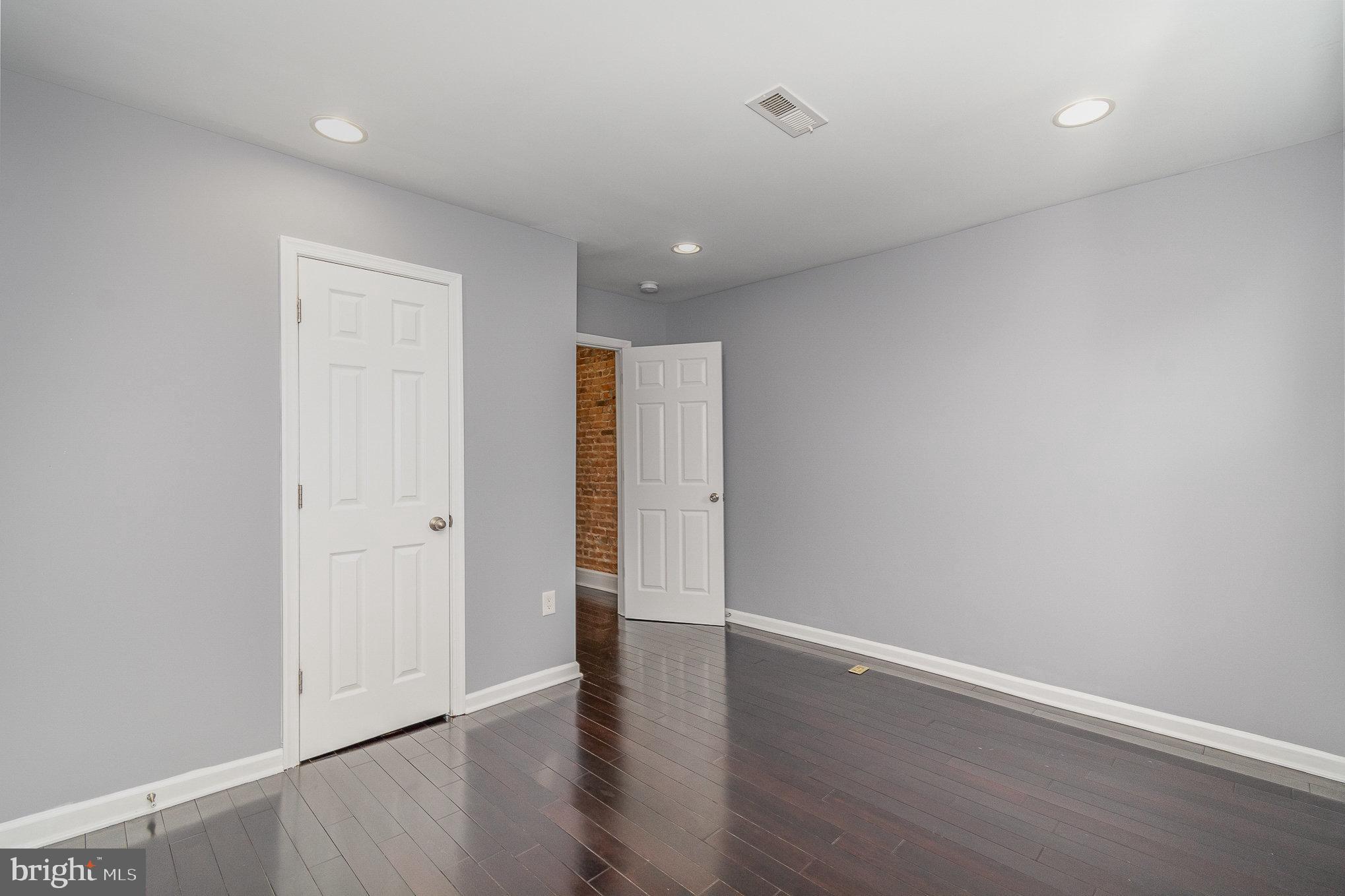 GREEKTOWN - Residential