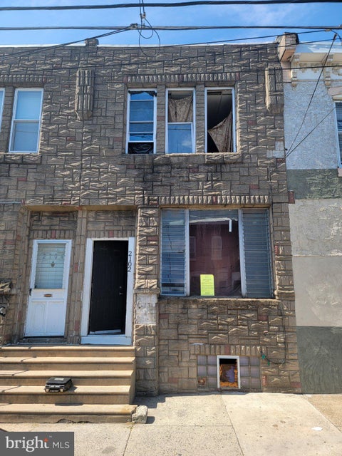 Townhouse For Sale - 2102 E Tioga Street<br/> Philadelphia County, PHILADELPHIA, PA 19134