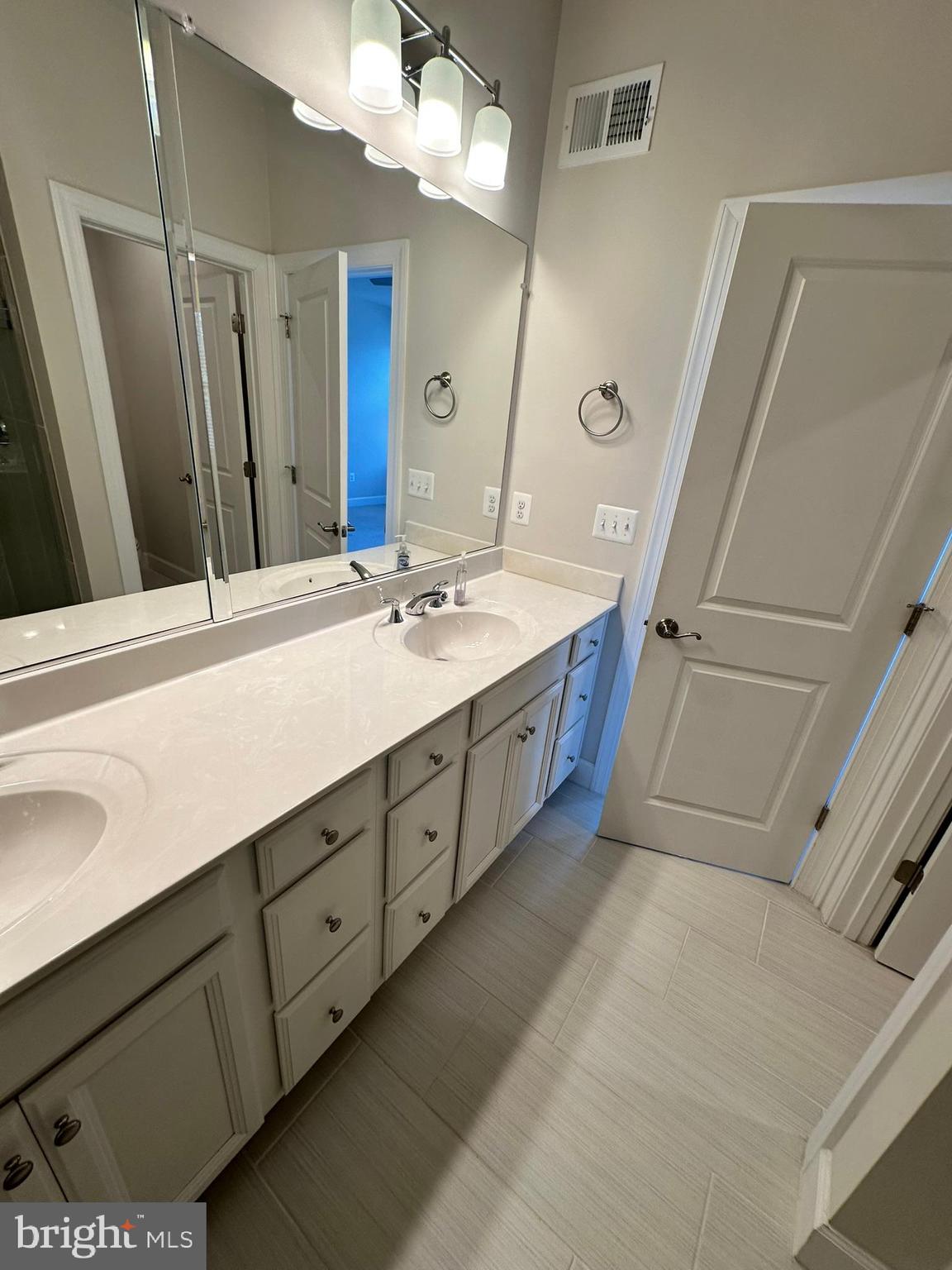 MANASSAS GATEWAY - Residential Lease