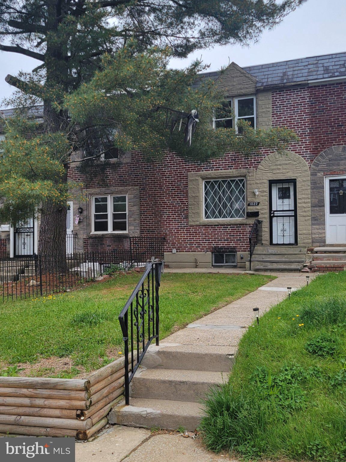 1022 WINDSOR ROAD