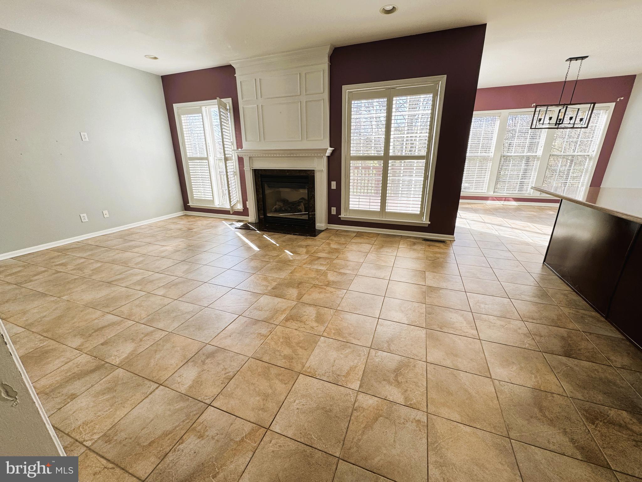 LONGFORD CROSSING - Residential