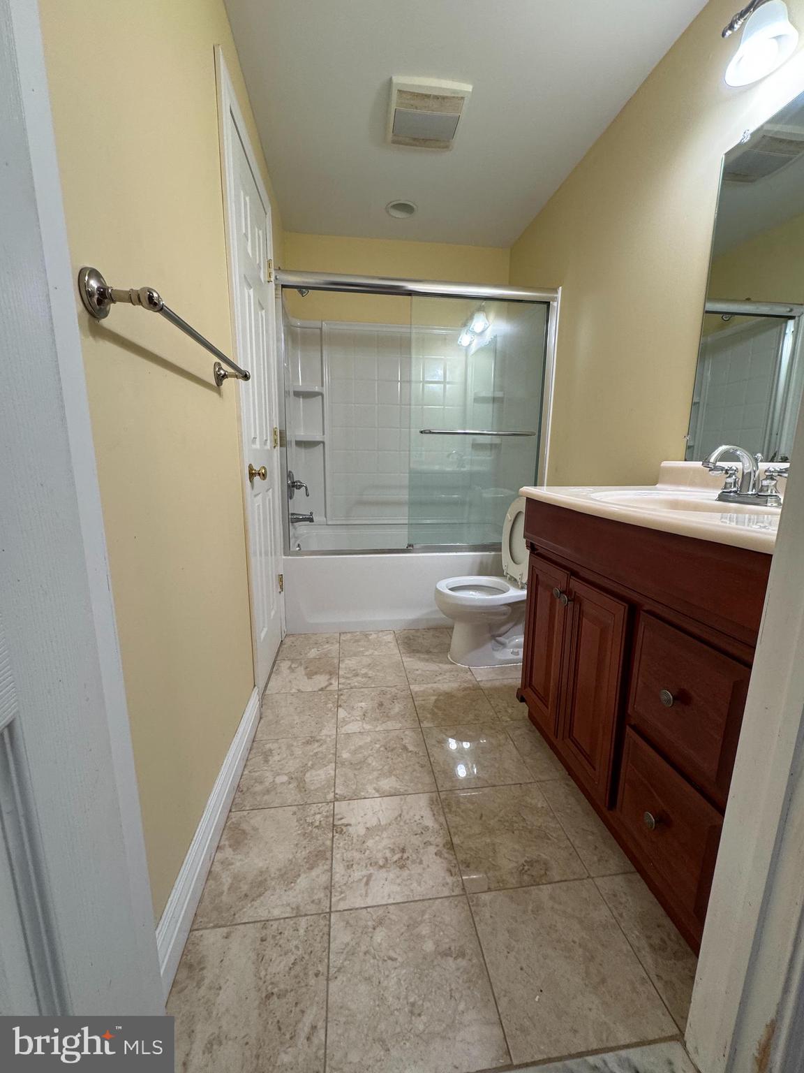 LONGFORD CROSSING - Residential