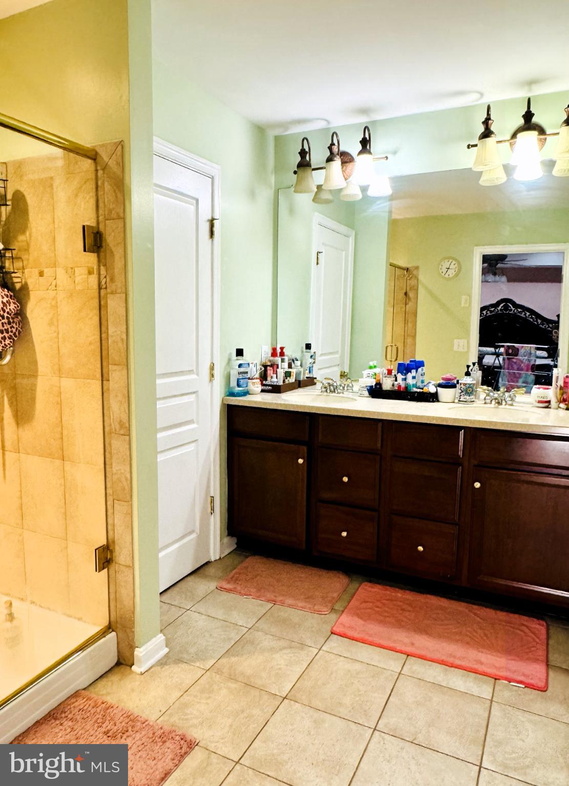 LONGFORD CROSSING - Residential