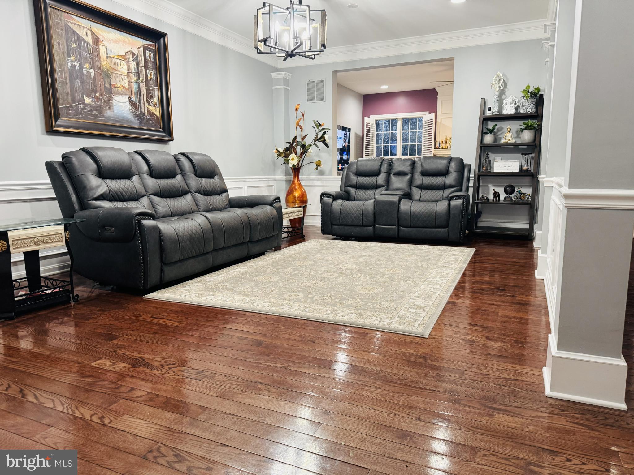 LONGFORD CROSSING - Residential