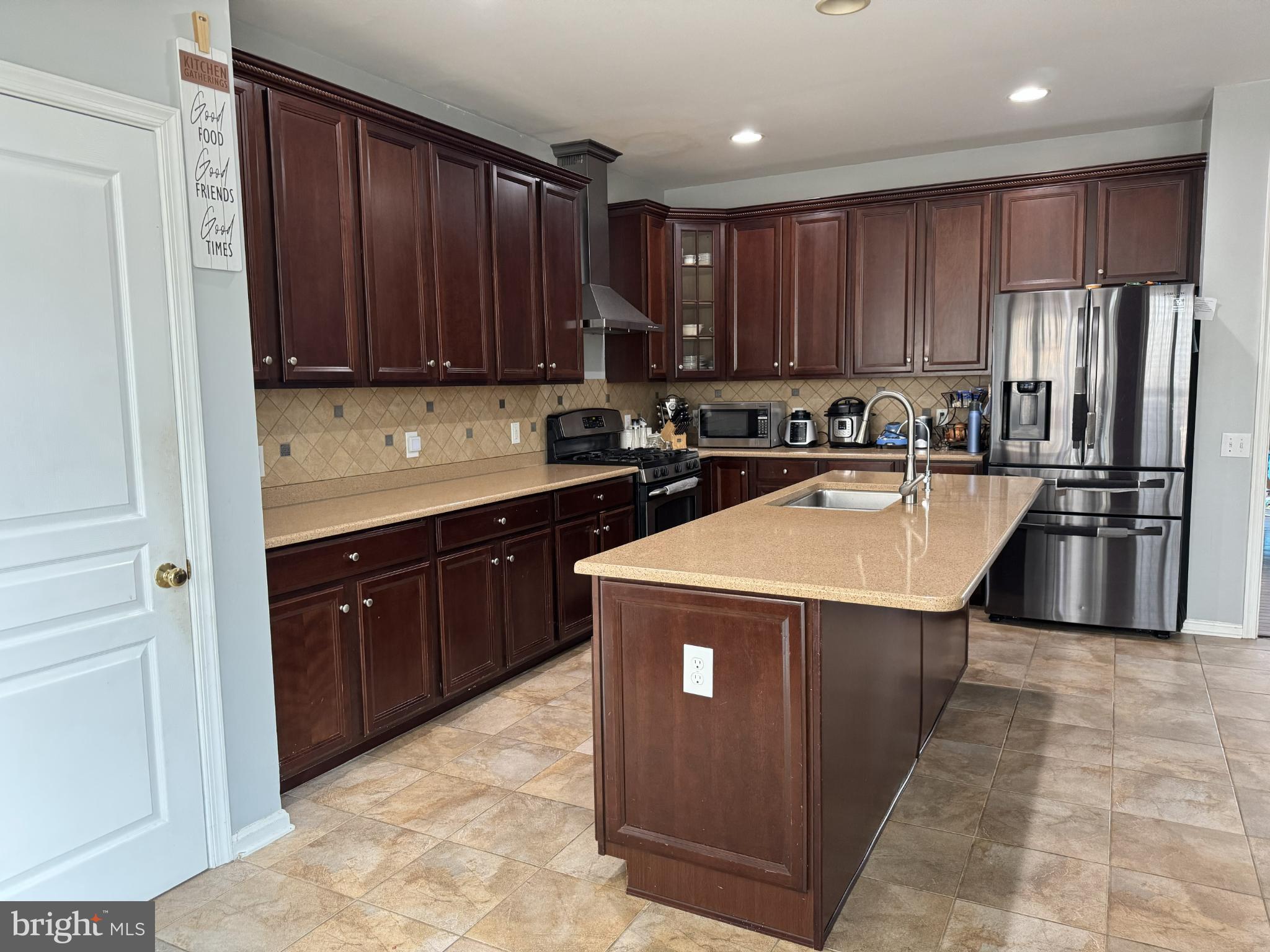 LONGFORD CROSSING - Residential