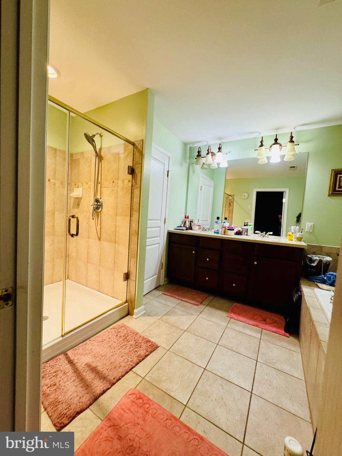 LONGFORD CROSSING - Residential