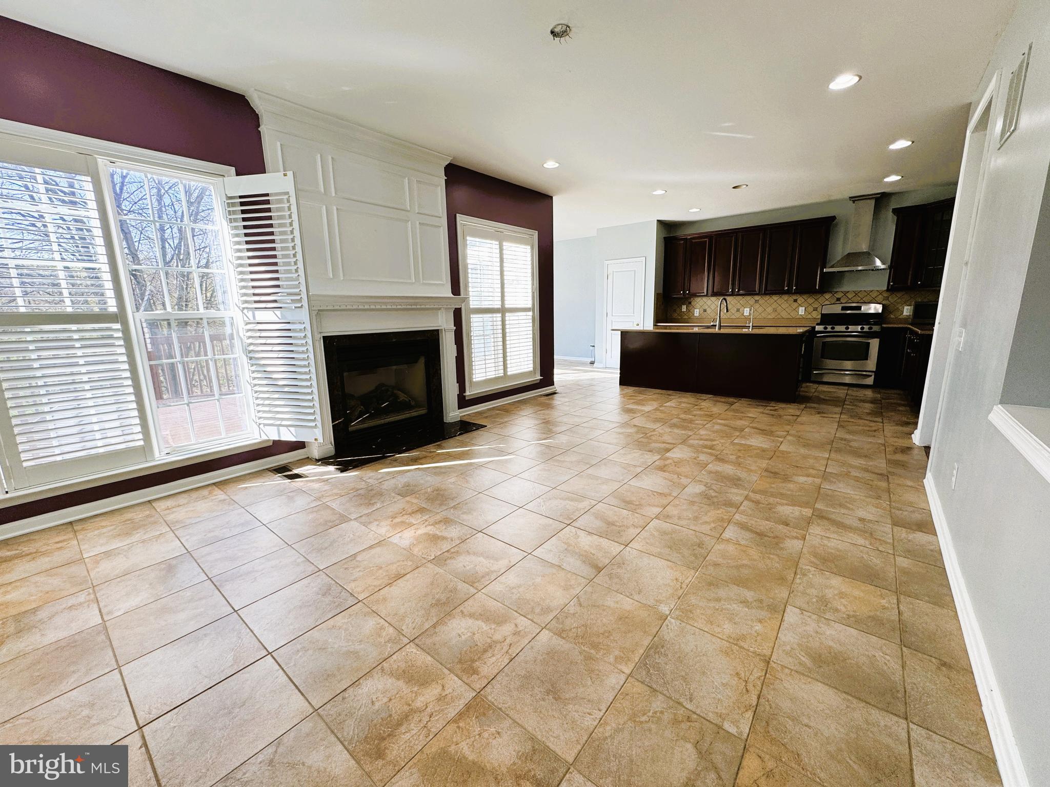 LONGFORD CROSSING - Residential