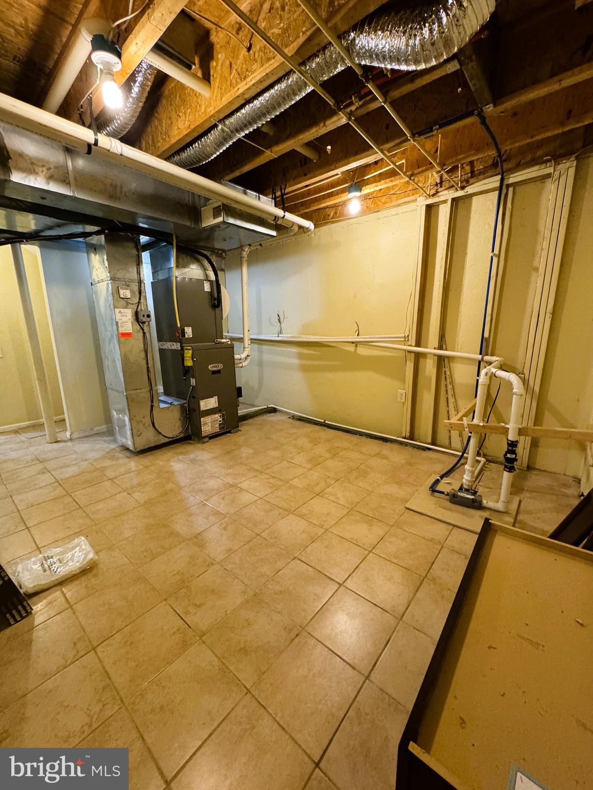 LONGFORD CROSSING - Residential