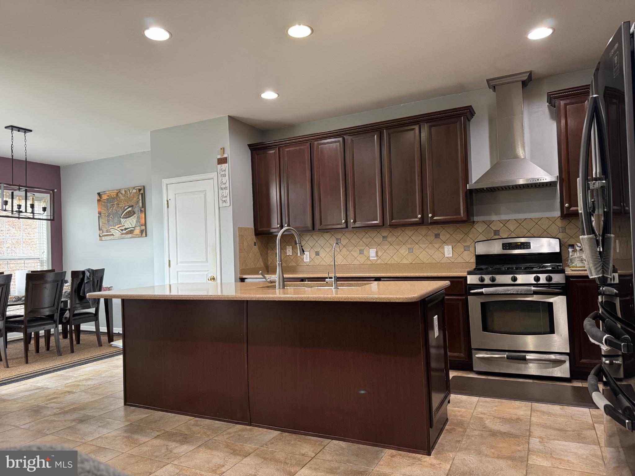 LONGFORD CROSSING - Residential