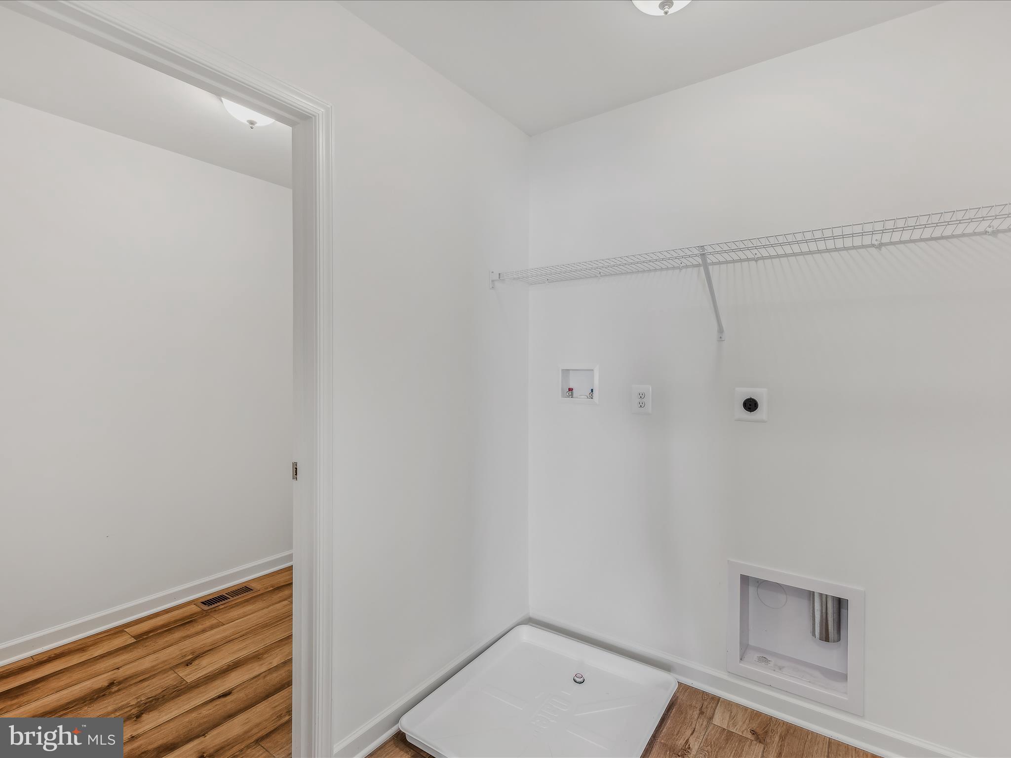 OVERLOOK AT RIVERSIDE - Residential Lease