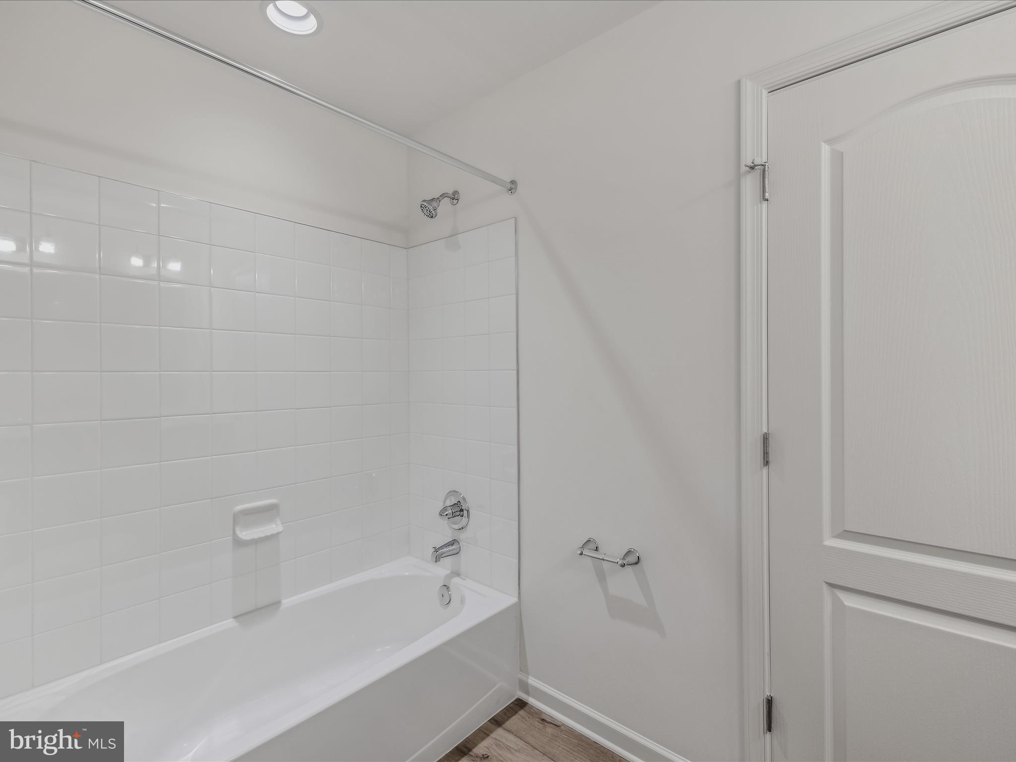 OVERLOOK AT RIVERSIDE - Residential Lease