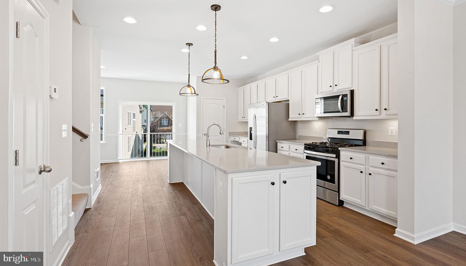 ARUNDEL GROVE - Residential